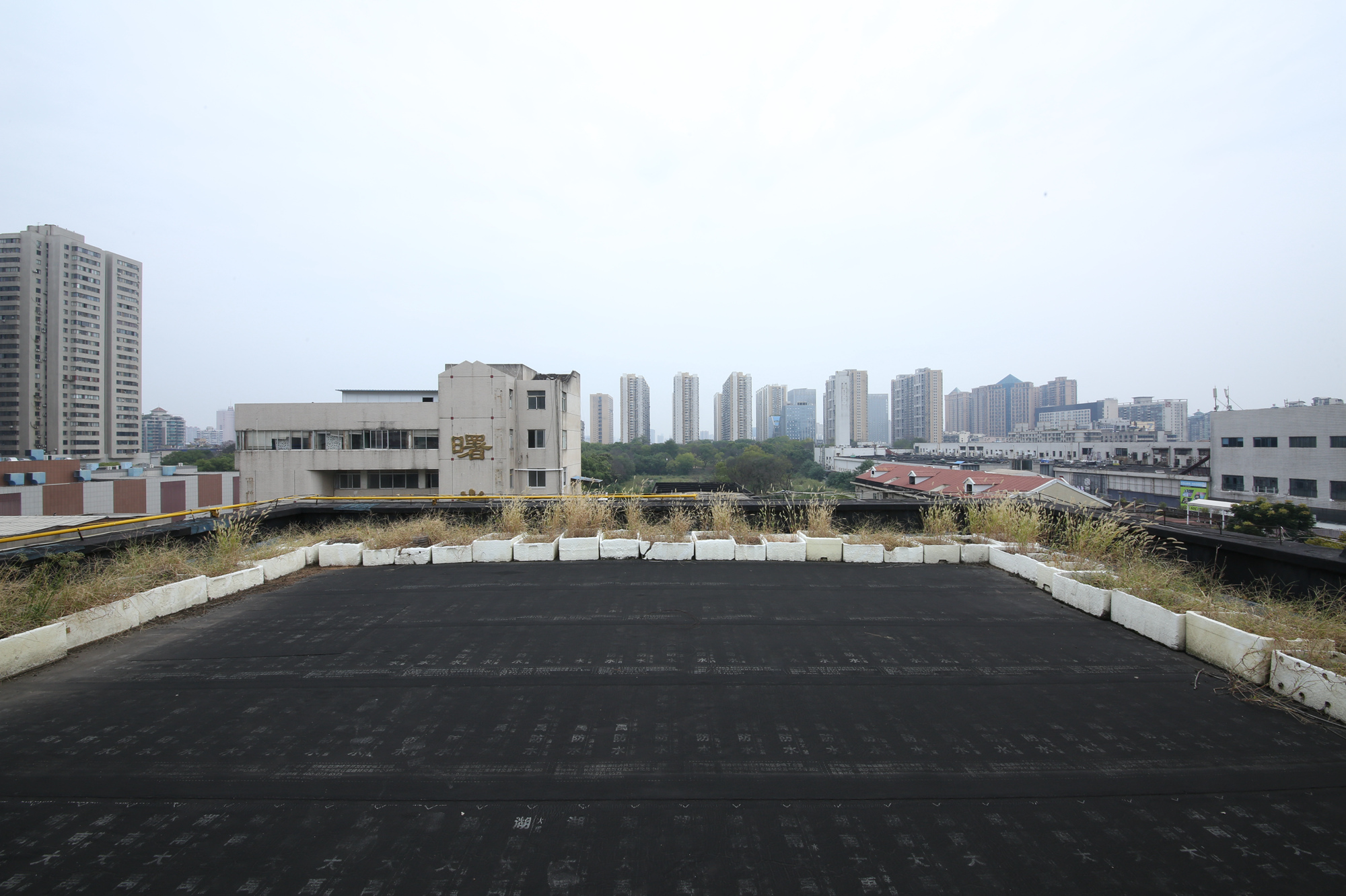 人民新村  3室1厅1卫   52.00万阳台