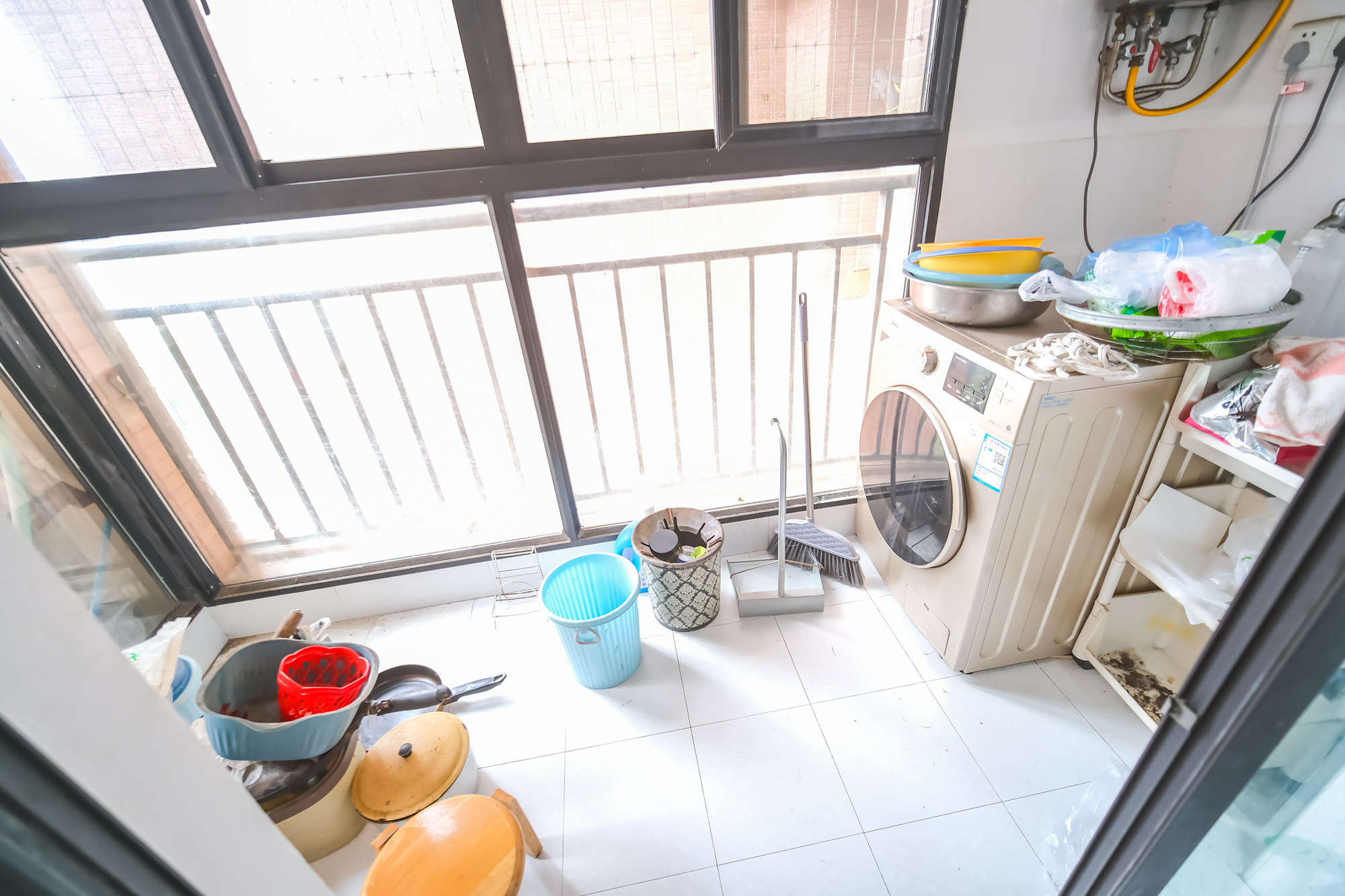 三一街区  3室2厅2卫   79.80万阳台