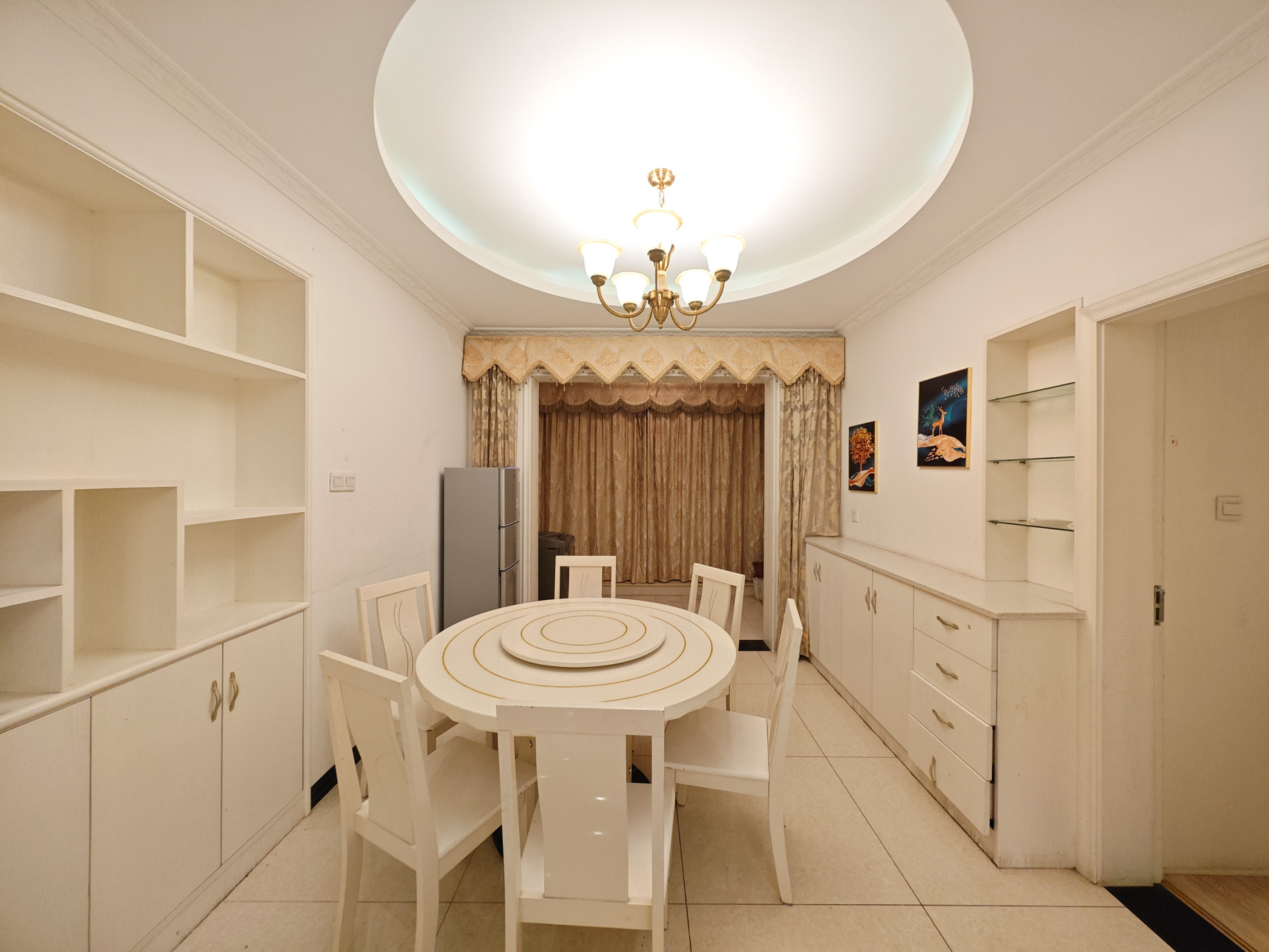 华银天际  3室2厅2卫    92.0万 华银天际  3室2厅2卫    92.0万客厅