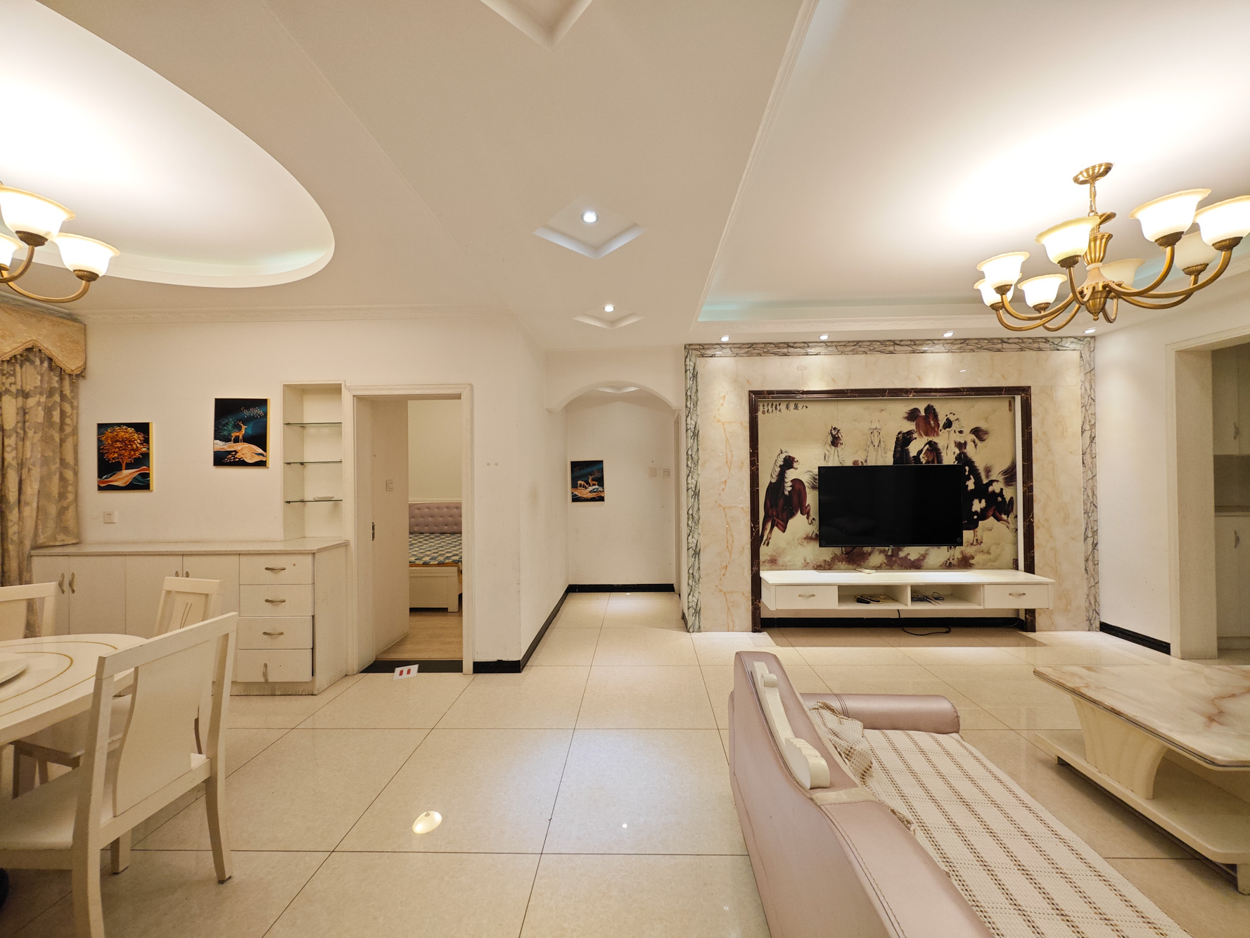 华银天际  3室2厅2卫    92.0万 华银天际  3室2厅2卫    92.0万客厅