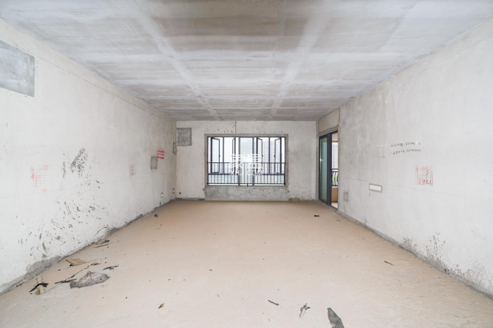 碧桂园南城首府（东宸林海）  5室2厅3卫    180.0万