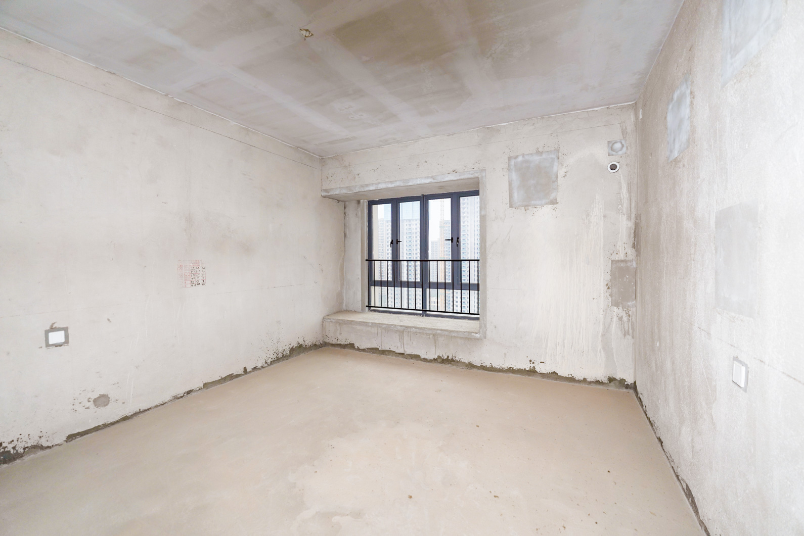 碧桂园南城首府(东宸林海) 5室2厅3卫 180.0万 碧桂园南城首府(东宸林海) 5室2厅3卫 180.0万卧室