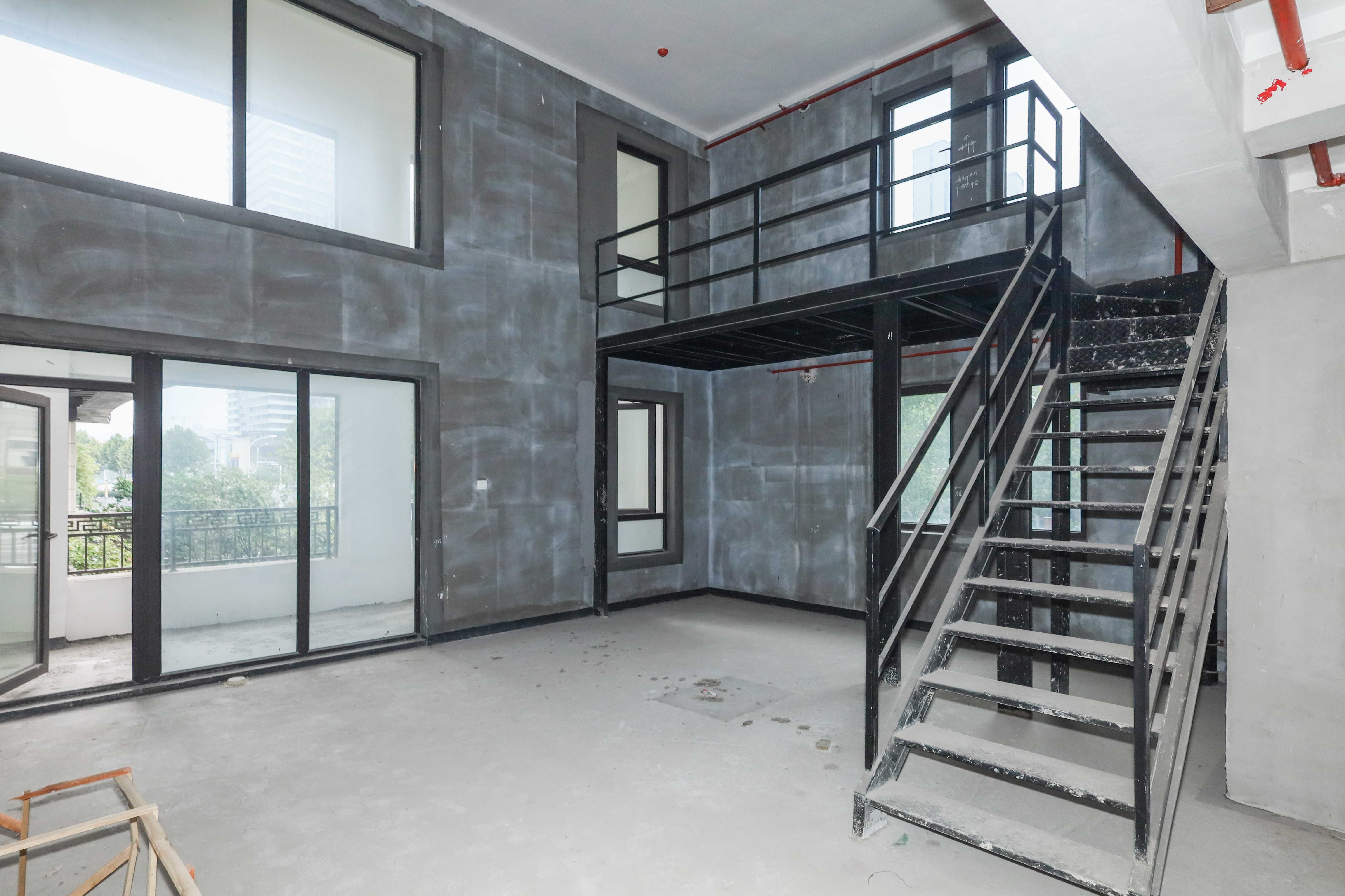 建发央著  4室2厅2卫   288.00万客厅
