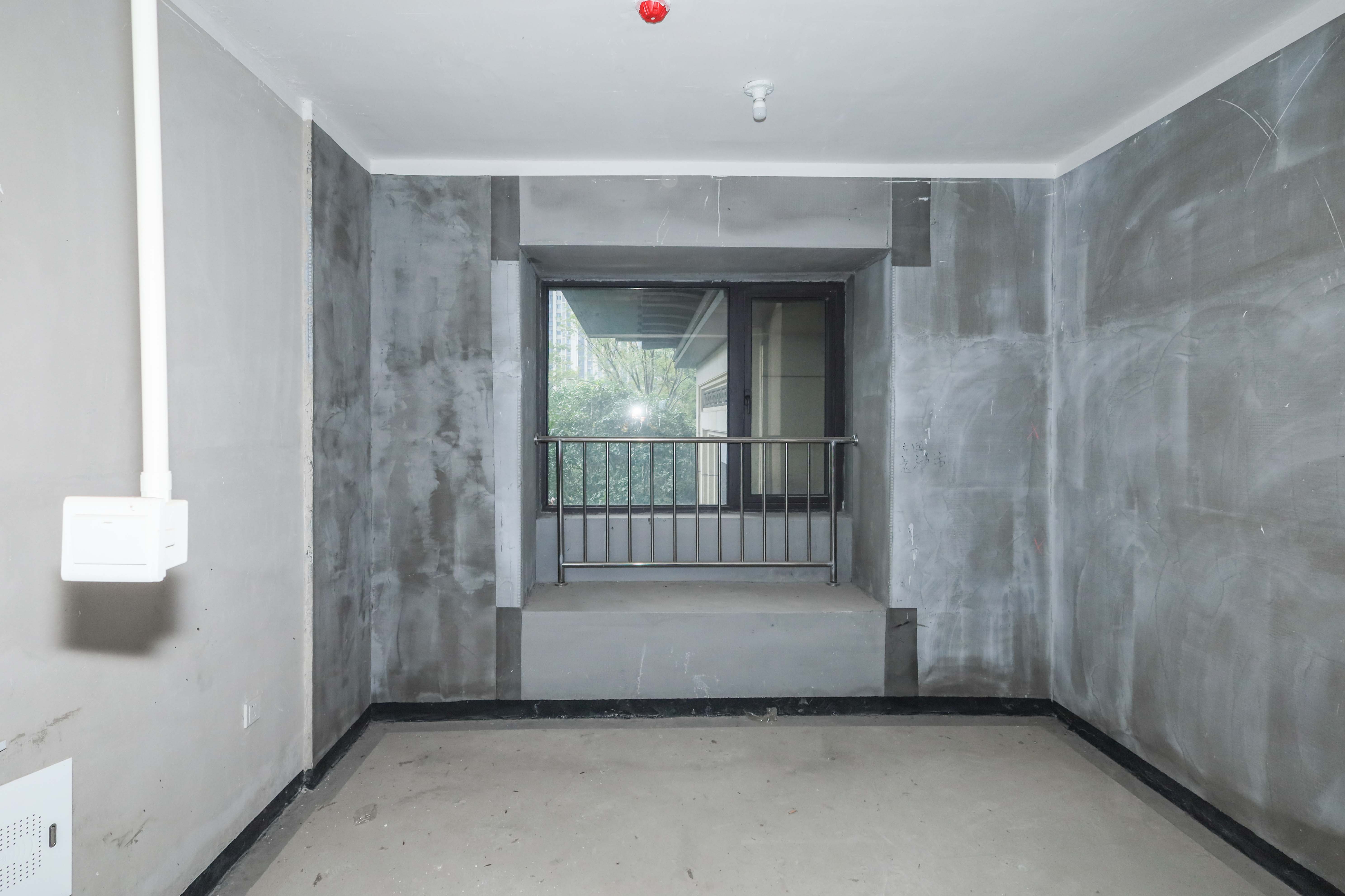 建发央著  4室2厅2卫   288.00万卧室