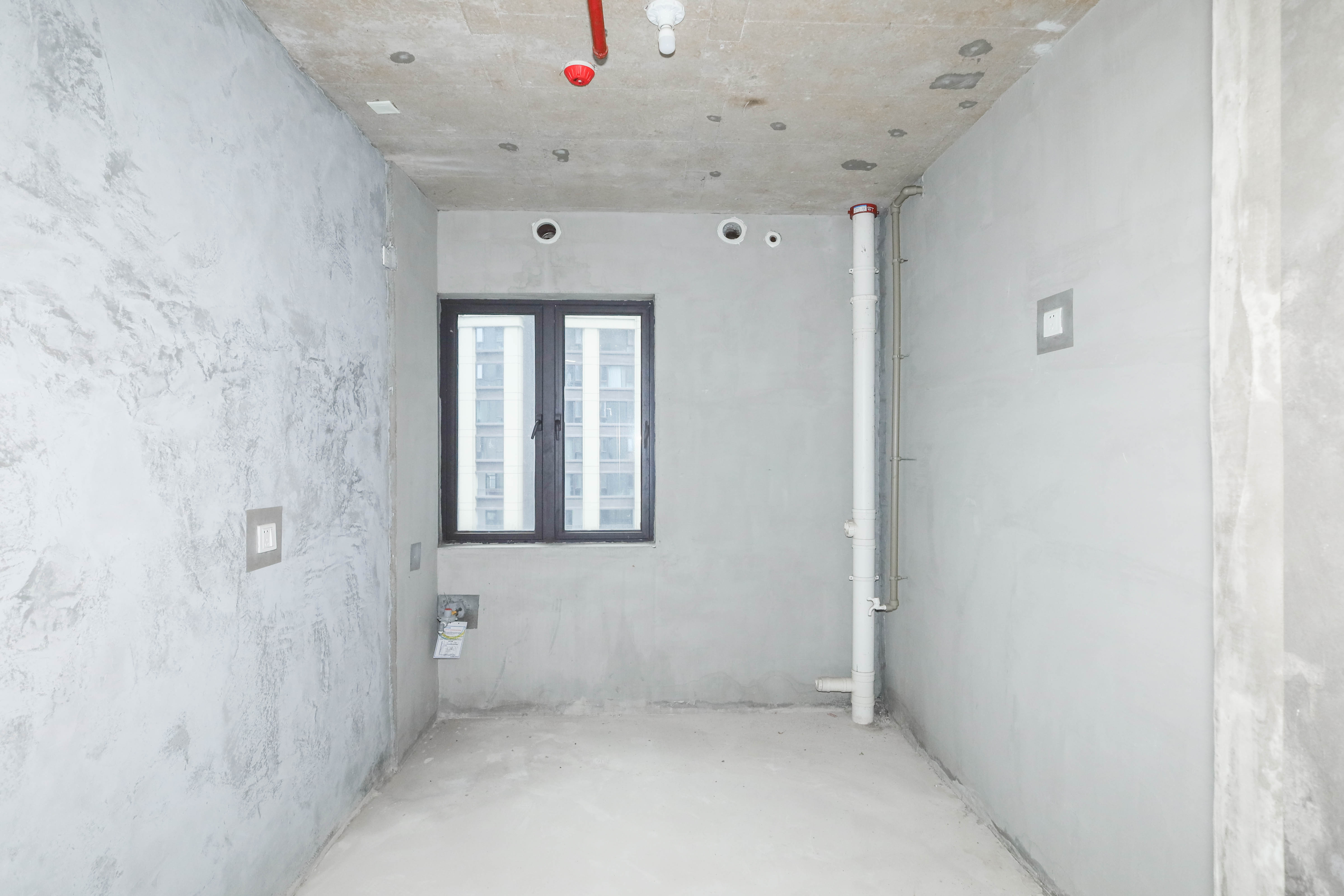 建发央著  4室2厅2卫   286.00万厨房