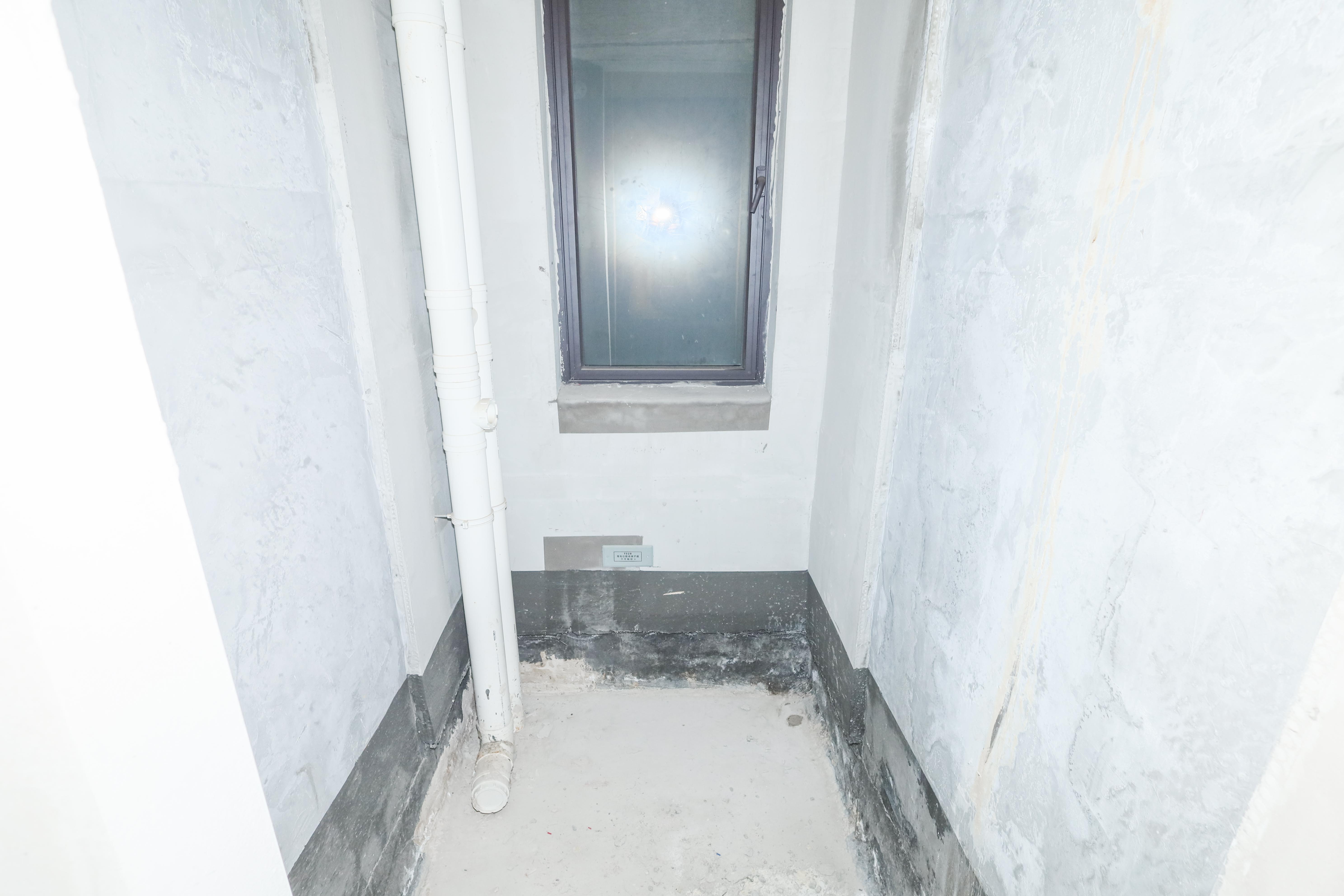 建发央著  4室2厅2卫   286.00万卫生间