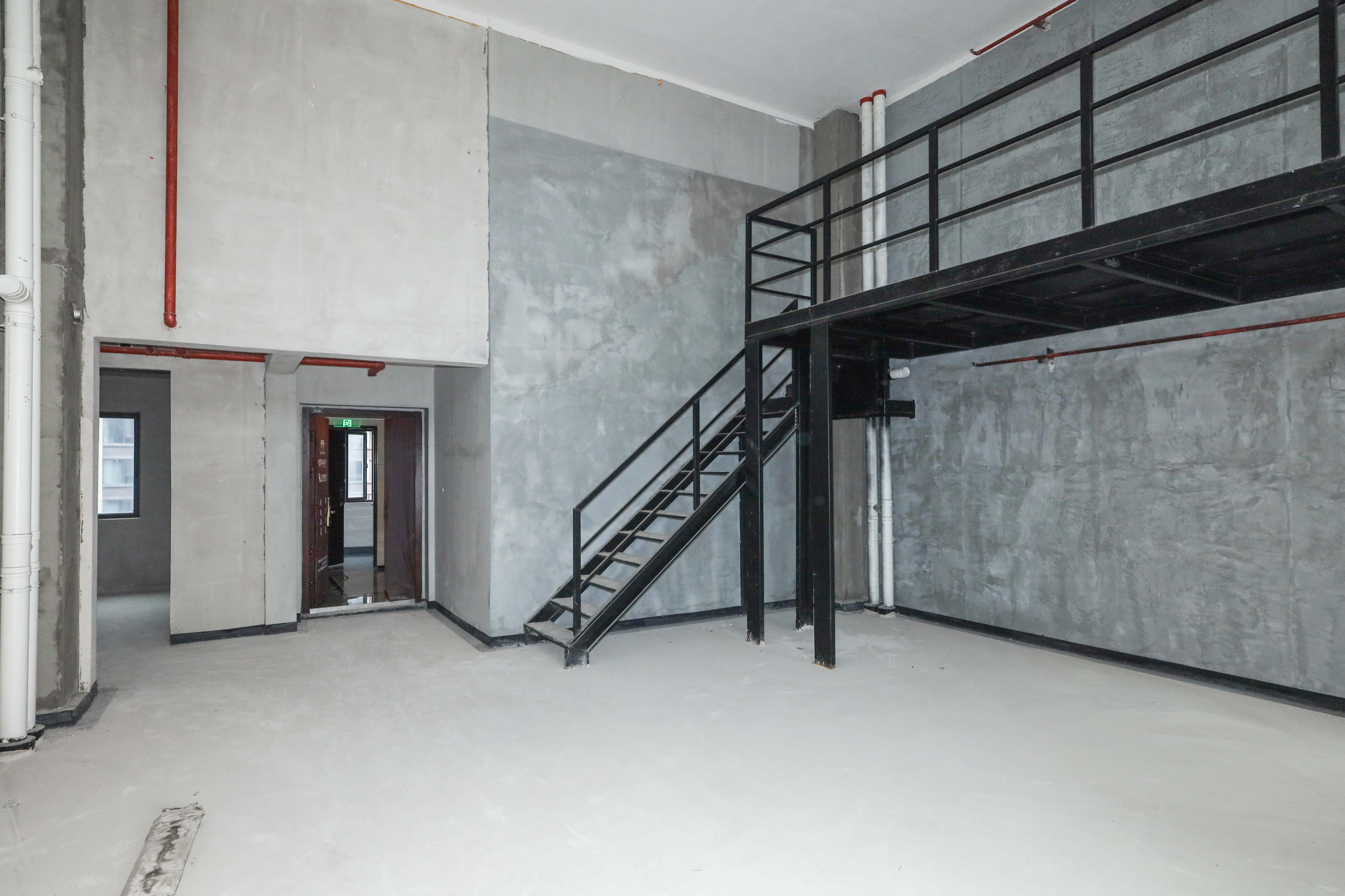 建发央著  4室2厅2卫   286.00万客厅