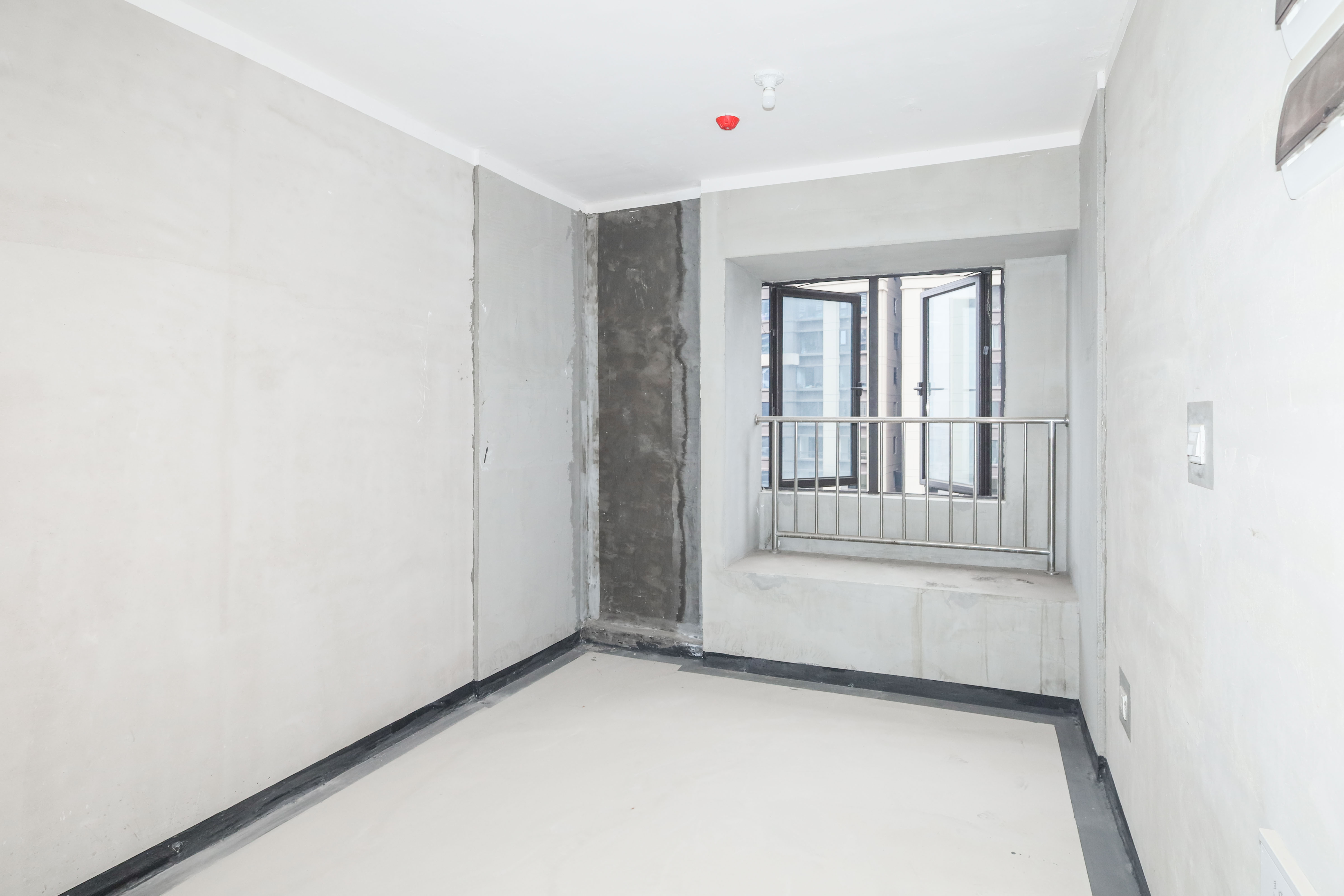 建发央著  4室2厅2卫   286.00万卧室