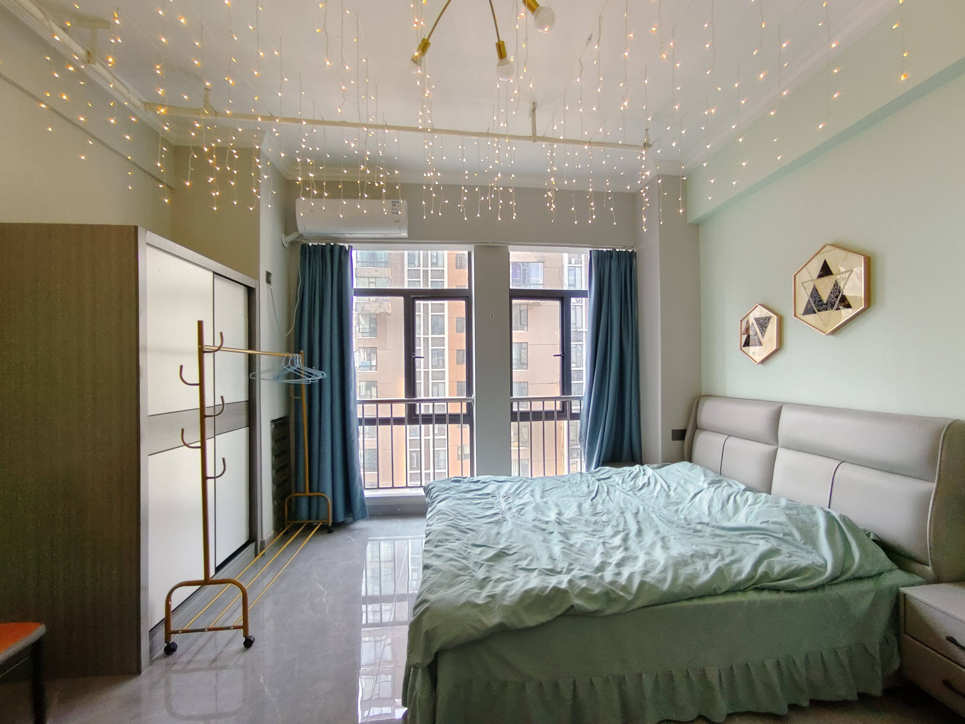 流金岁月-华晨国际  1室1厅1卫    30.0万 流金岁月-华晨国际  1室1厅1卫    30.0万室内图