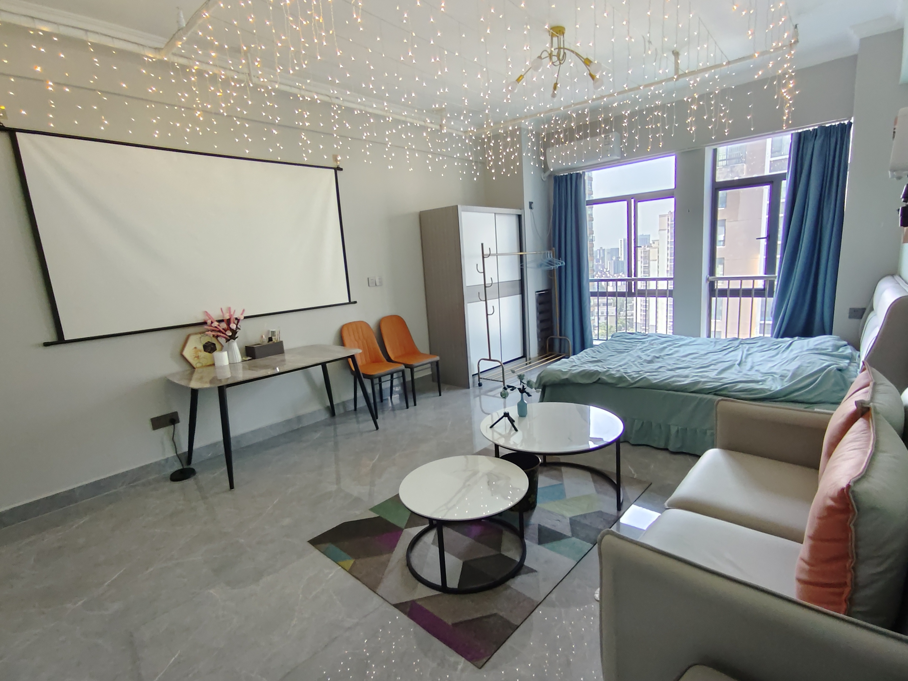 流金岁月-华晨国际  1室1厅1卫    30.0万 流金岁月-华晨国际  1室1厅1卫    30.0万室内图