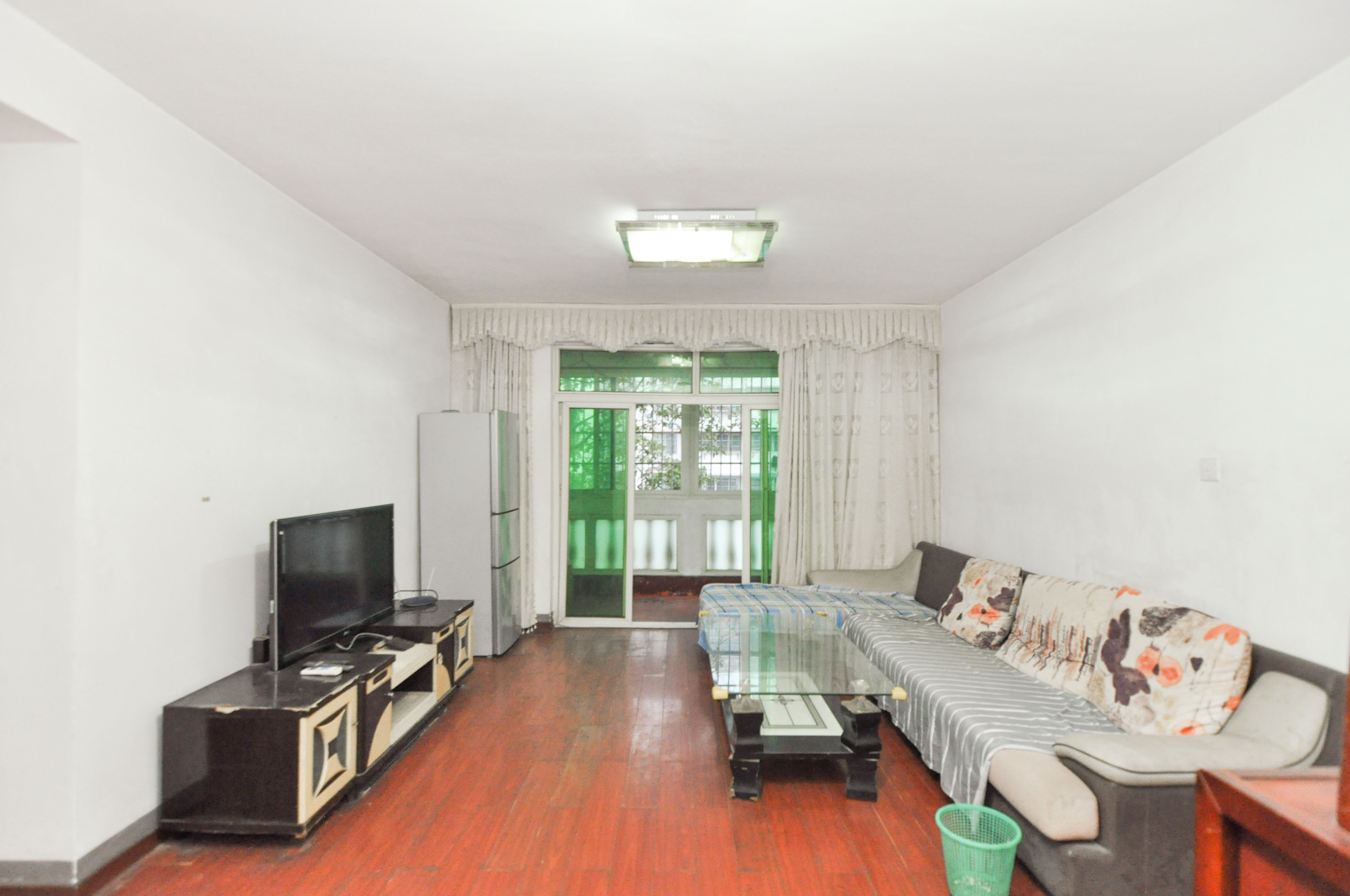 江南公寓 3室2厅2卫 70.0万 江南公寓 3室2厅2卫 70.0万客厅