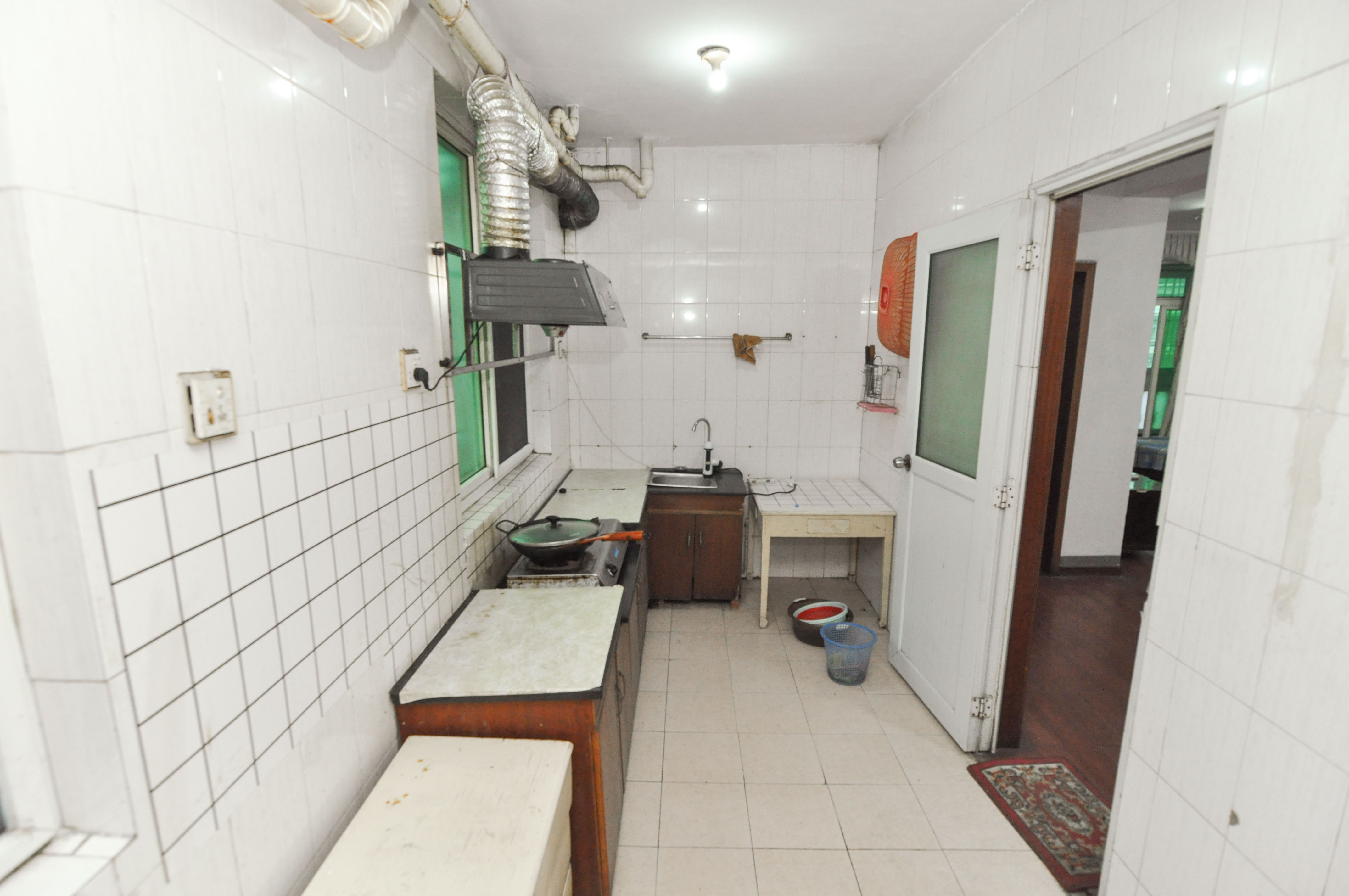 江南公寓 3室2厅2卫 70.0万 江南公寓 3室2厅2卫 70.0万厨房