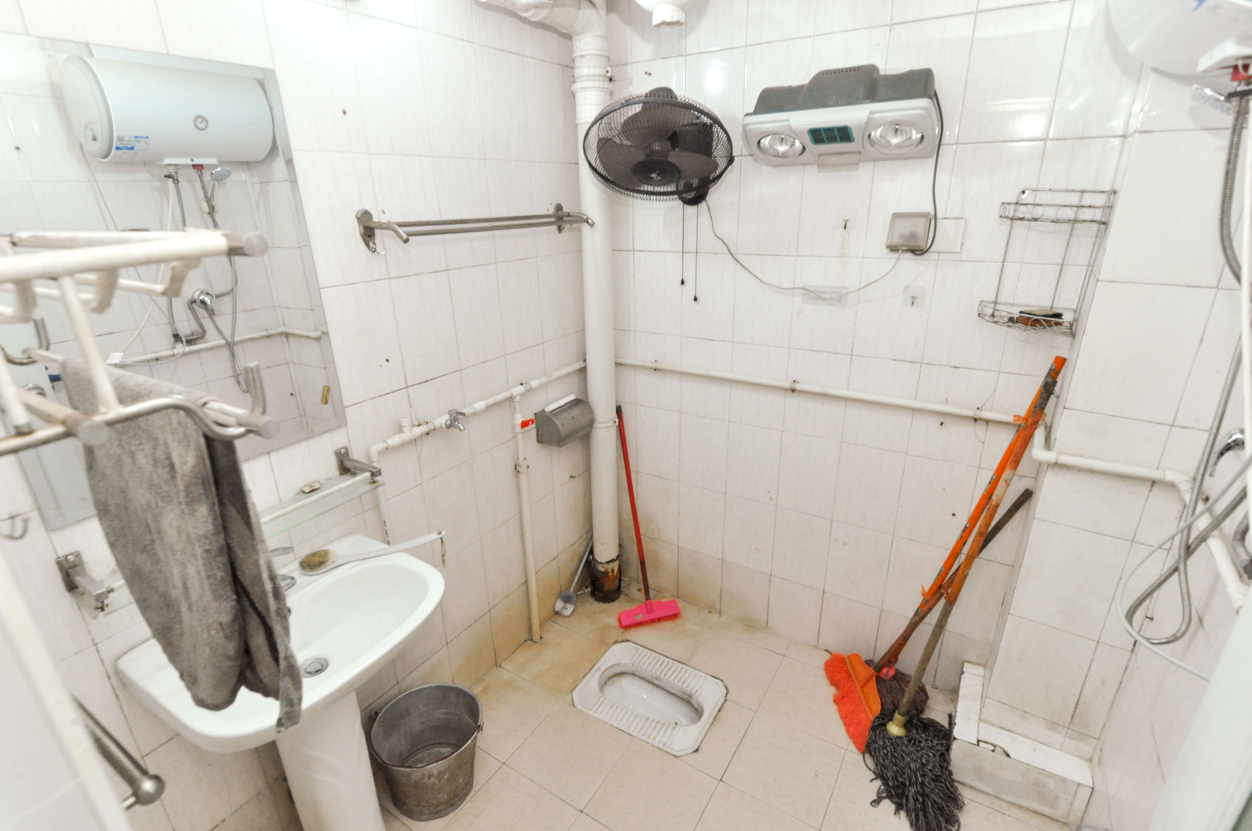 江南公寓 3室2厅2卫 70.0万 江南公寓 3室2厅2卫 70.0万卫生间