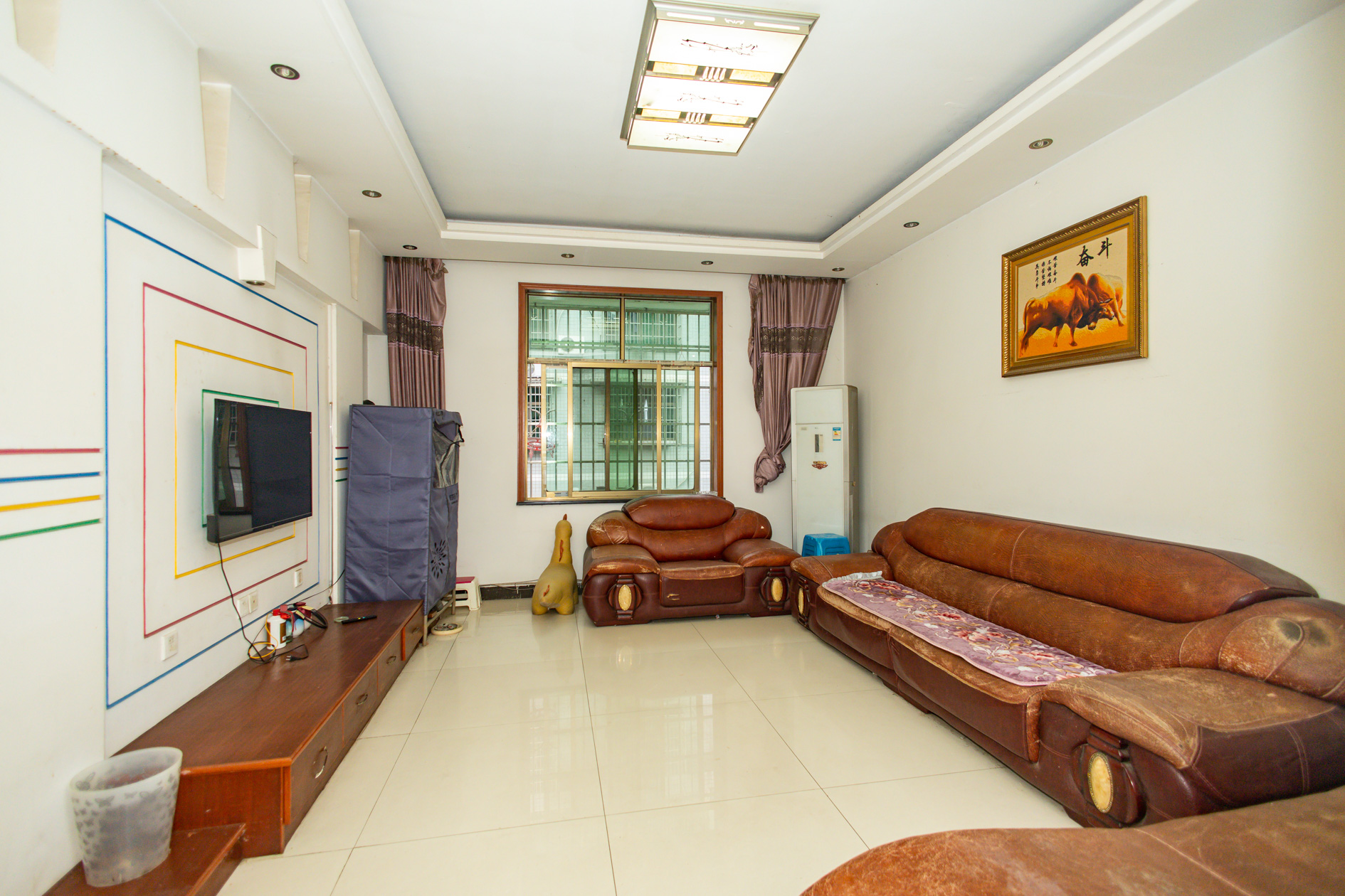 松雅安置小区 8室8厅4卫 228.0万 松雅安置小区 8室8厅4卫 228.0万客厅