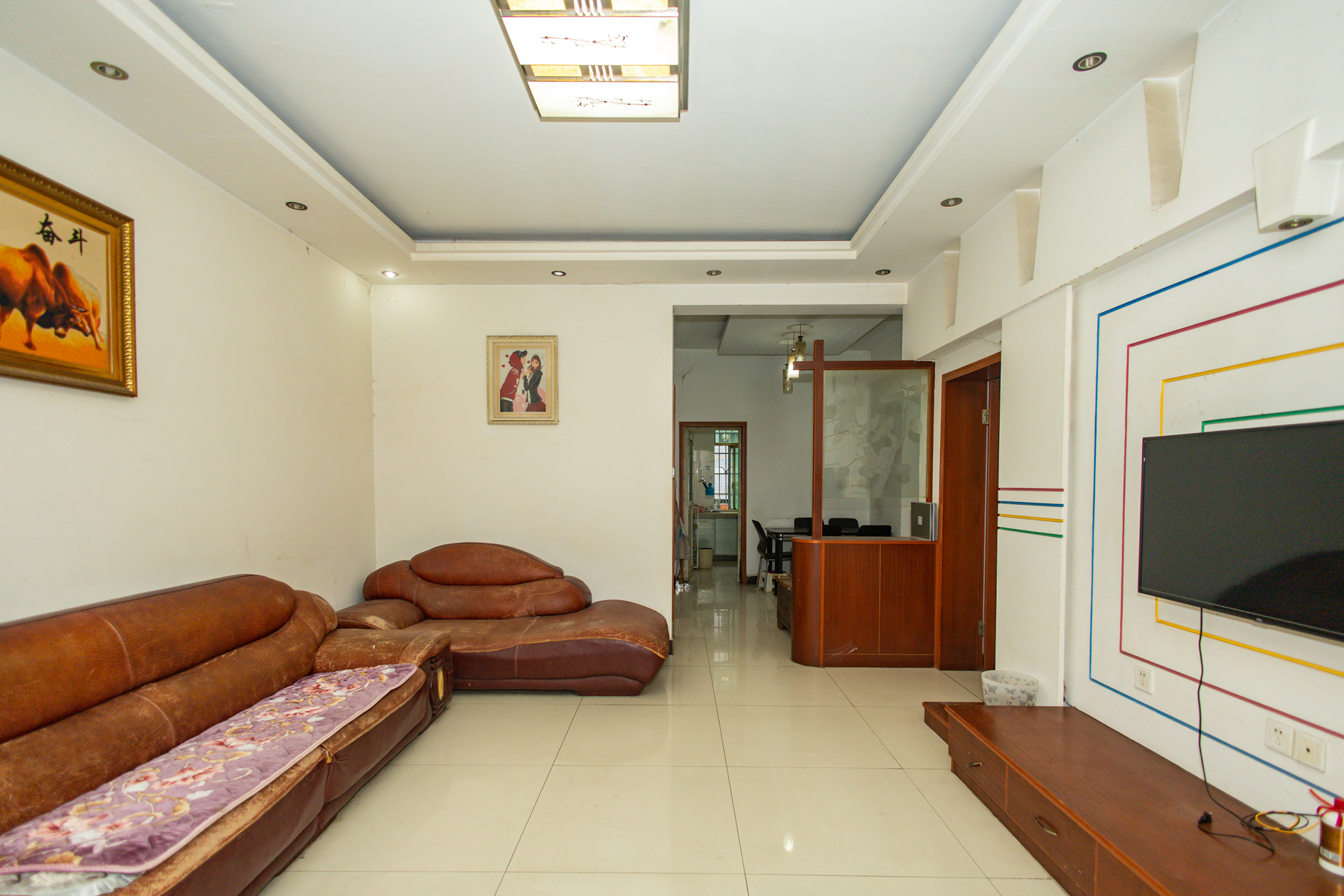 松雅安置小区 8室8厅4卫 228.0万 松雅安置小区 8室8厅4卫 228.0万客厅