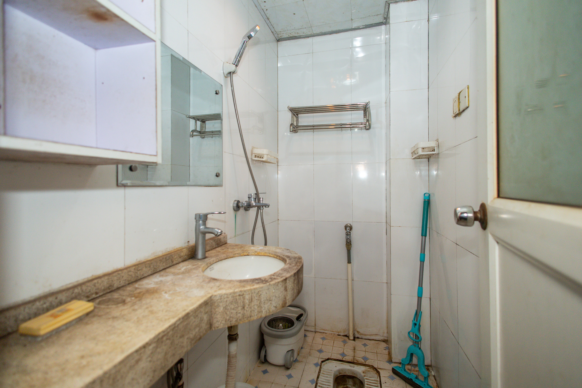 松雅安置小区 8室8厅4卫 228.0万 松雅安置小区 8室8厅4卫 228.0万卫生间