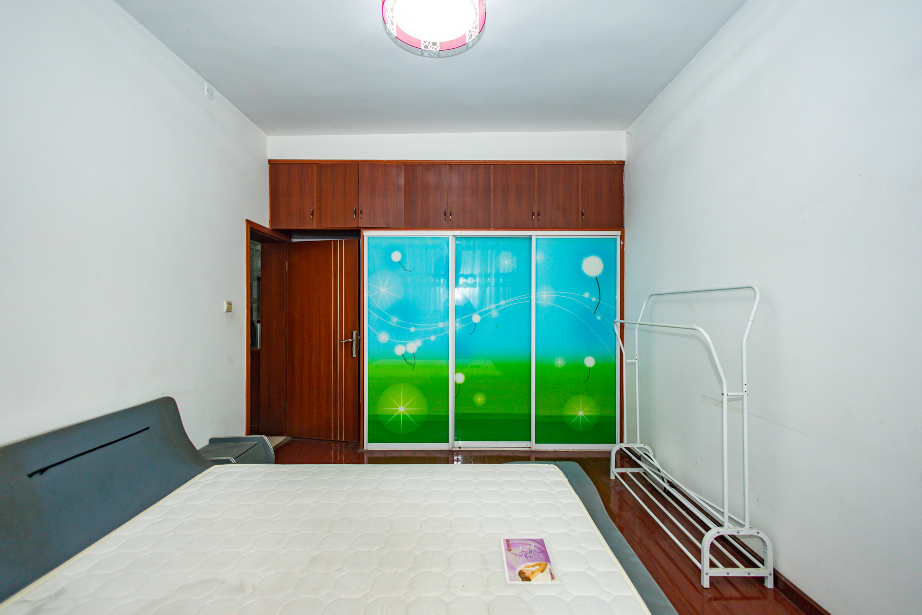 松雅安置小区 8室8厅4卫 228.0万 松雅安置小区 8室8厅4卫 228.0万卧室