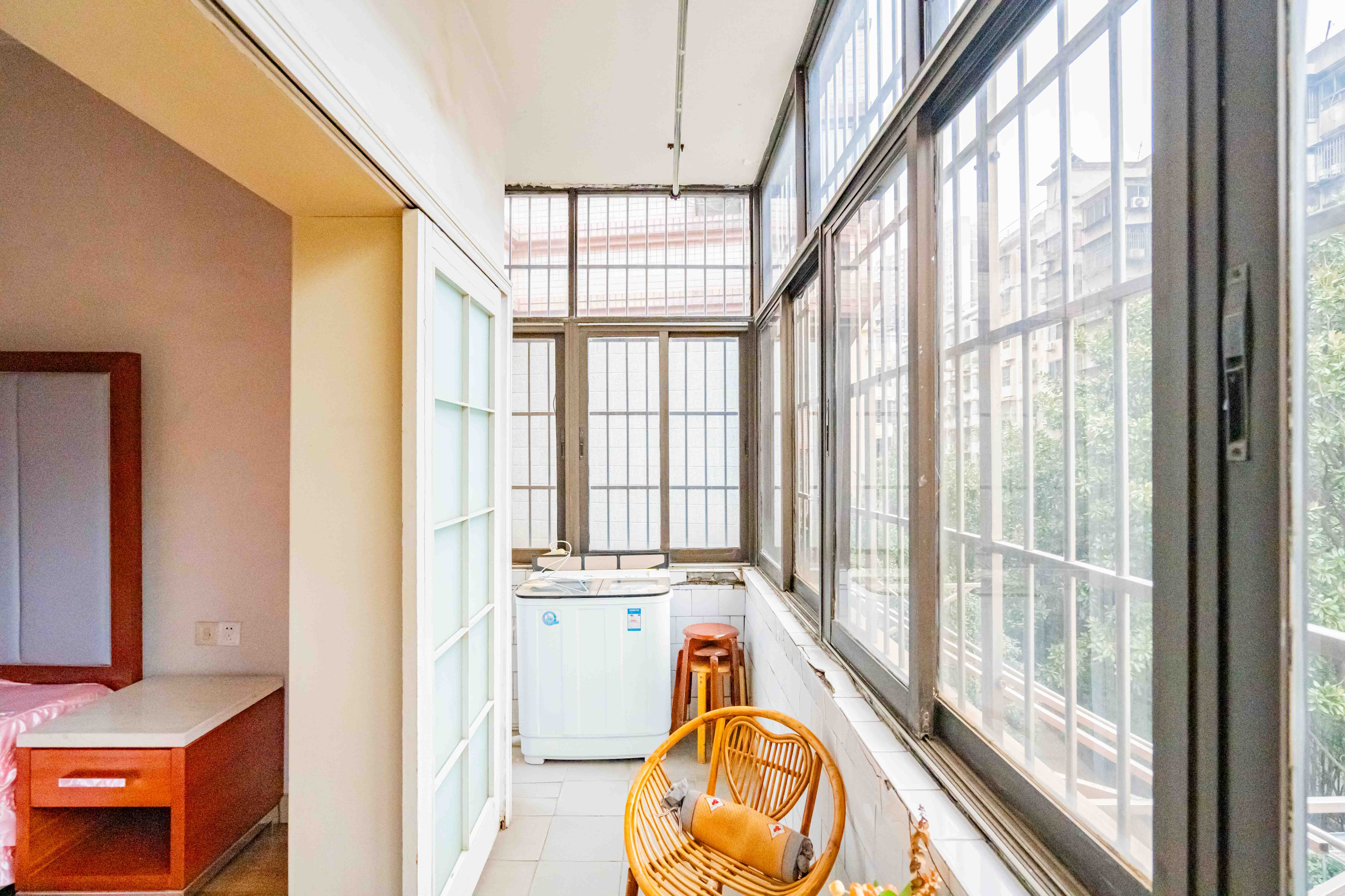 湖南省石油总公司宿舍 4室2厅2卫 121.0万 湖南省石油总公司宿舍 4室2厅2卫 121.0万阳台