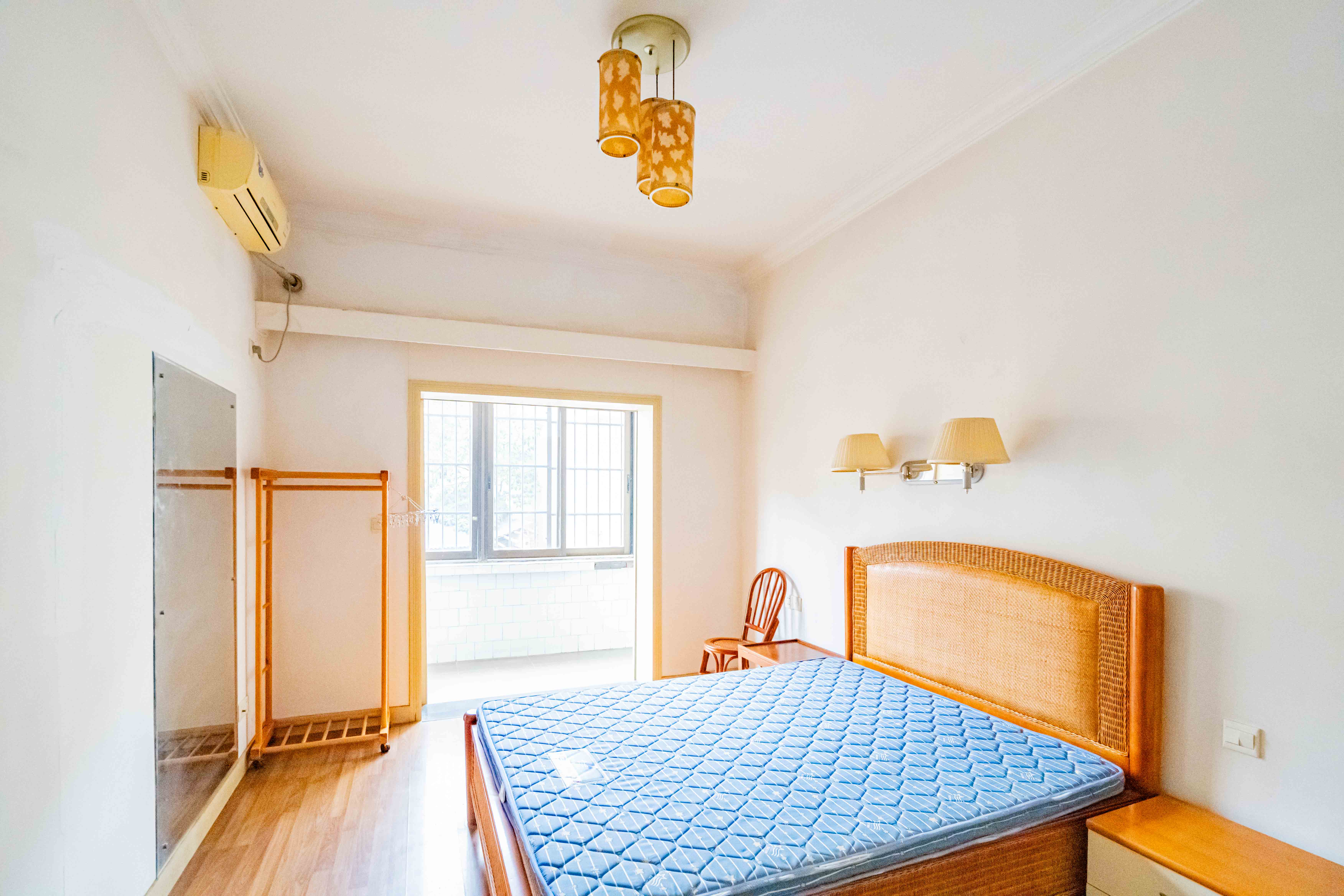 湖南省石油总公司宿舍 4室2厅2卫 121.0万 湖南省石油总公司宿舍 4室2厅2卫 121.0万卧室