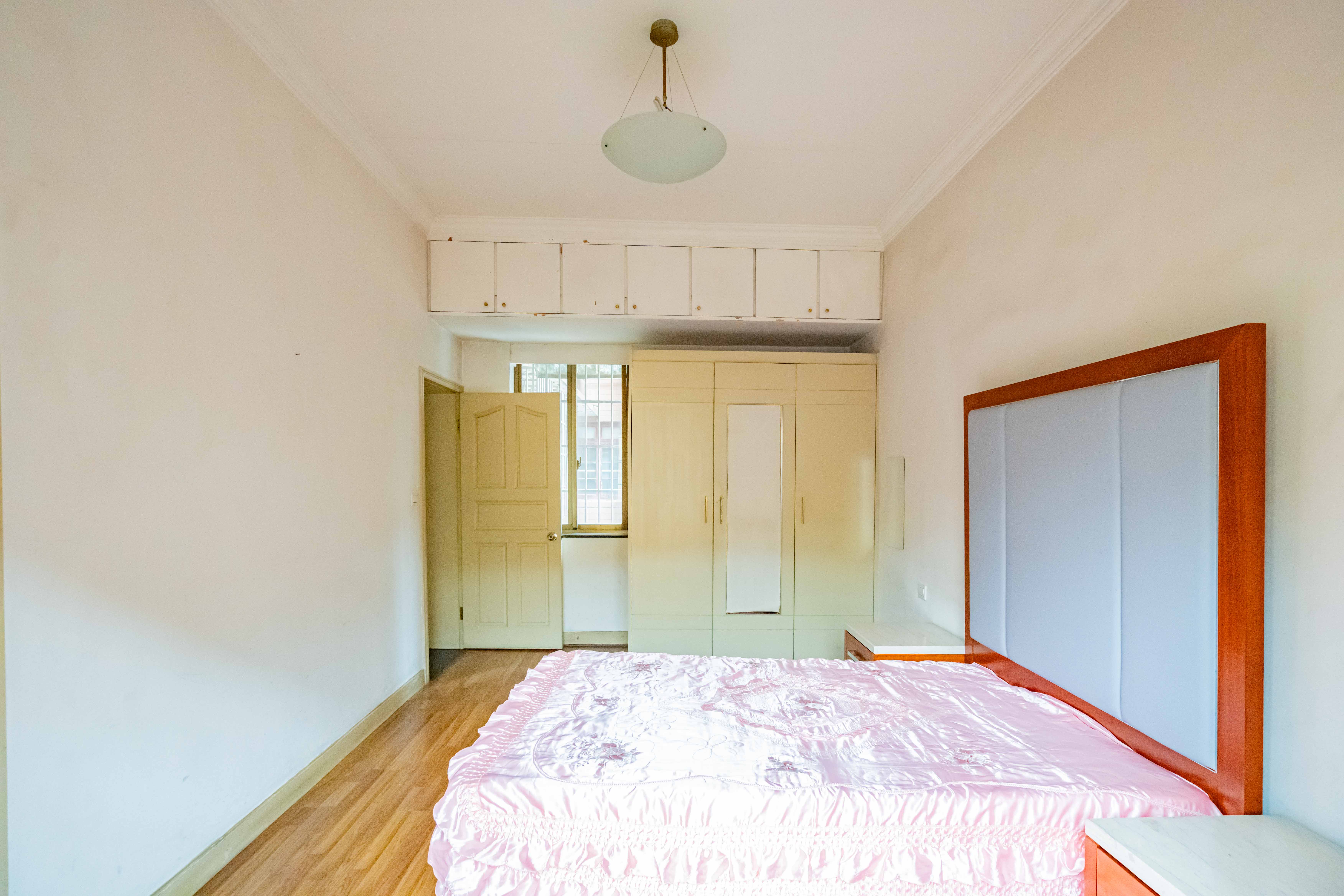 湖南省石油总公司宿舍 4室2厅2卫 121.0万 湖南省石油总公司宿舍 4室2厅2卫 121.0万卧室