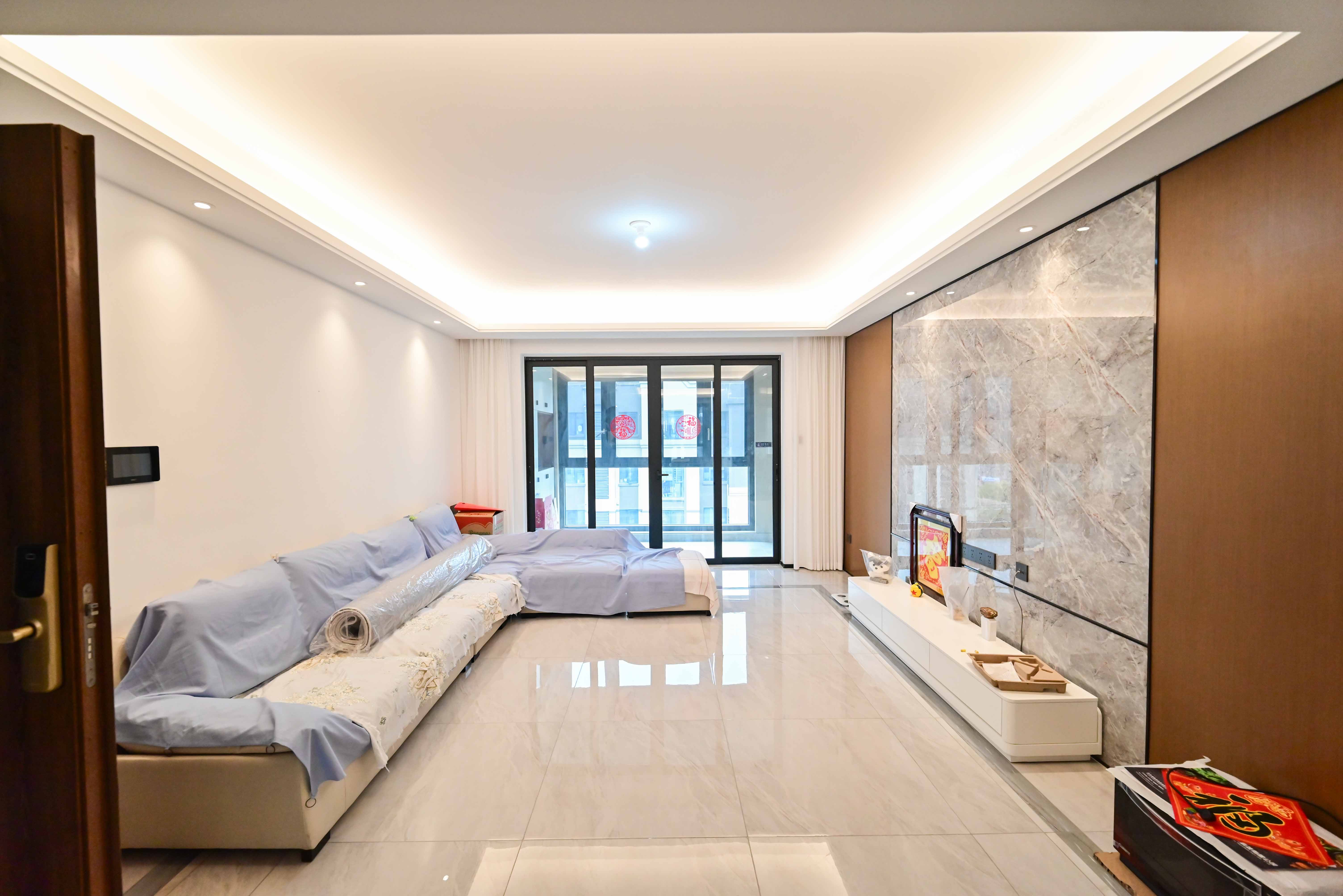 万科魅力之城天阔里 4室2厅2卫 195.0万 万科魅力之城天阔里 4室2厅2卫 195.0万客厅