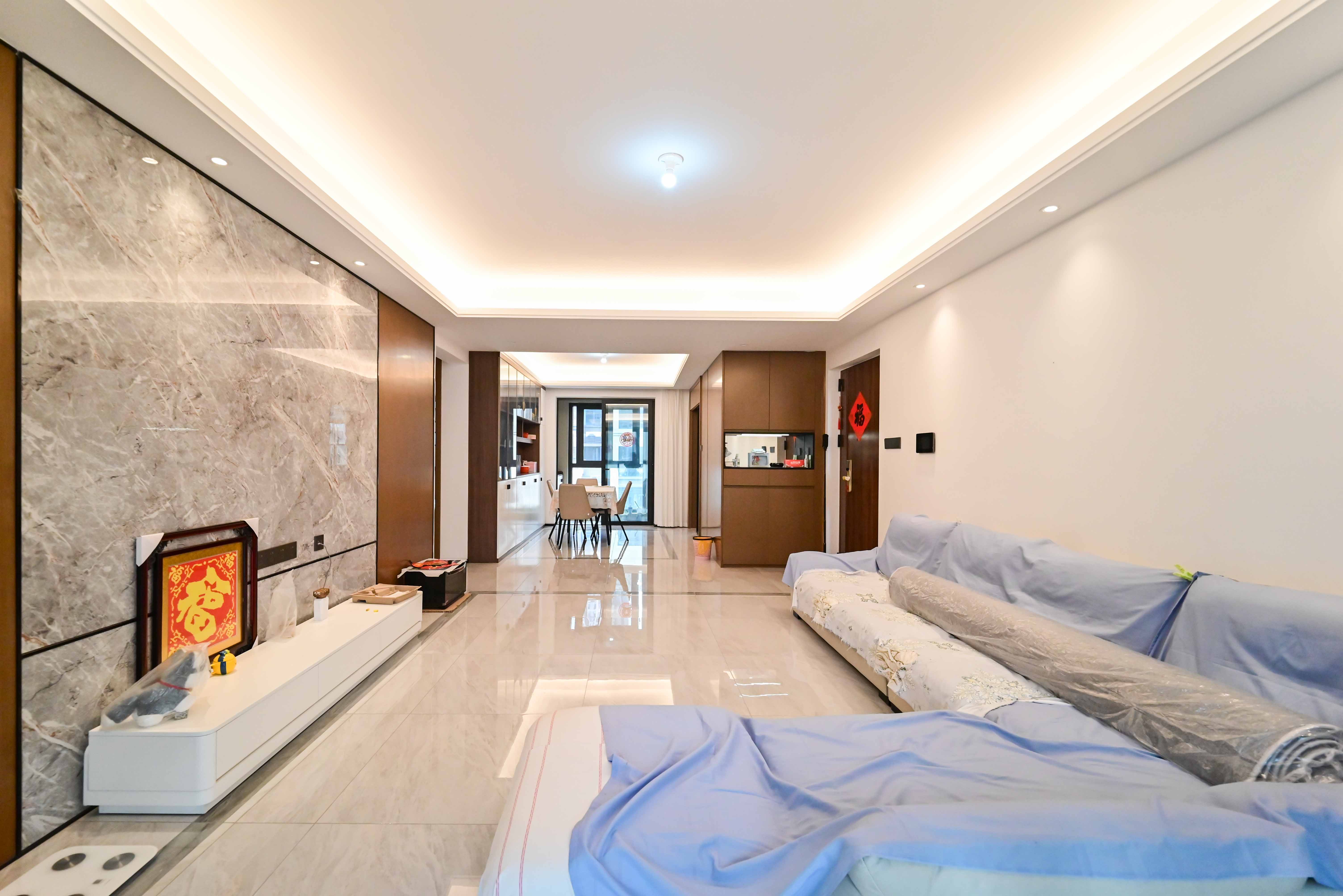 万科魅力之城天阔里 4室2厅2卫 195.0万 万科魅力之城天阔里 4室2厅2卫 195.0万客厅