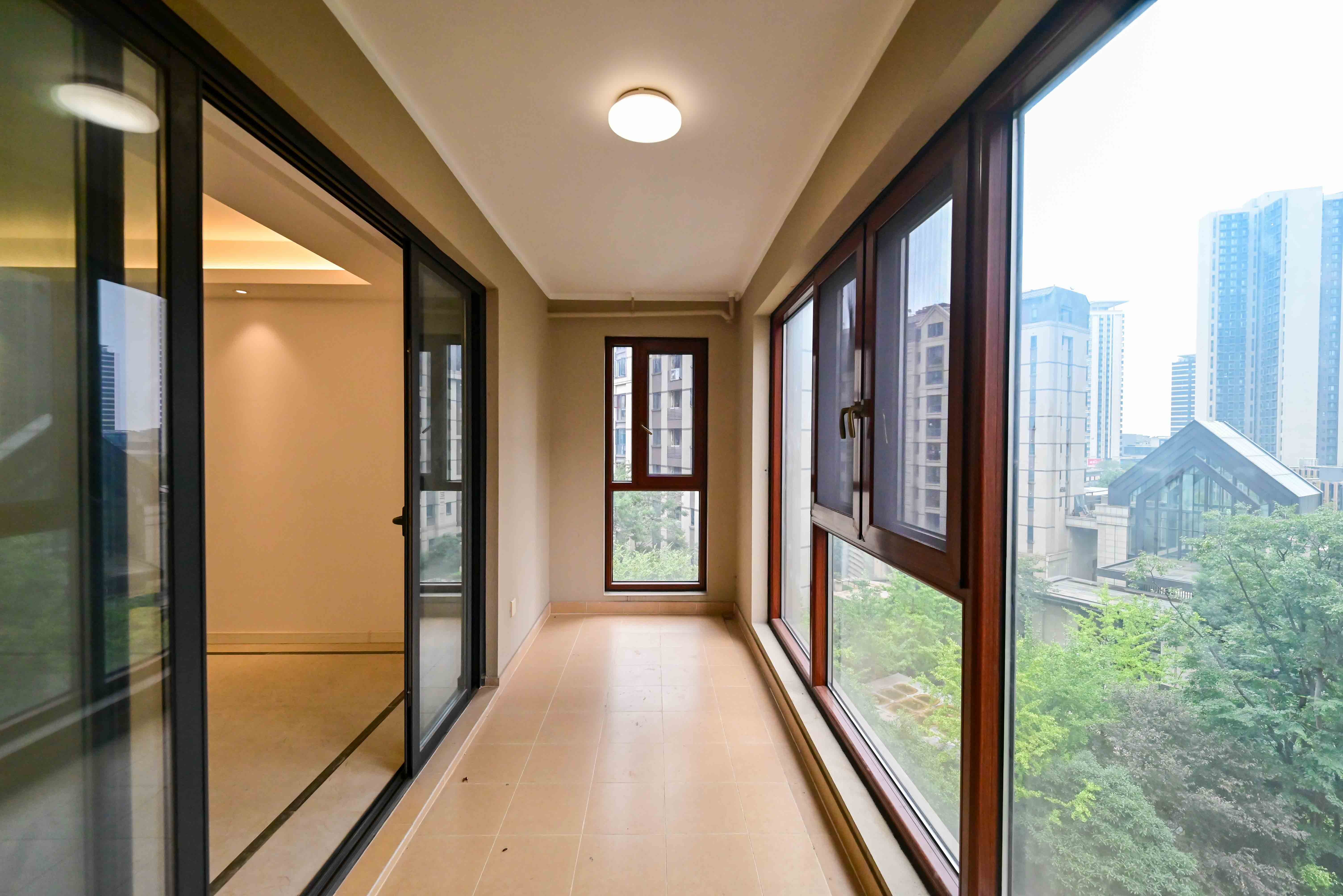 万科魅力之城观澜里  4室2厅2卫    205.0万 万科魅力之城观澜里  4室2厅2卫    205.0万阳台