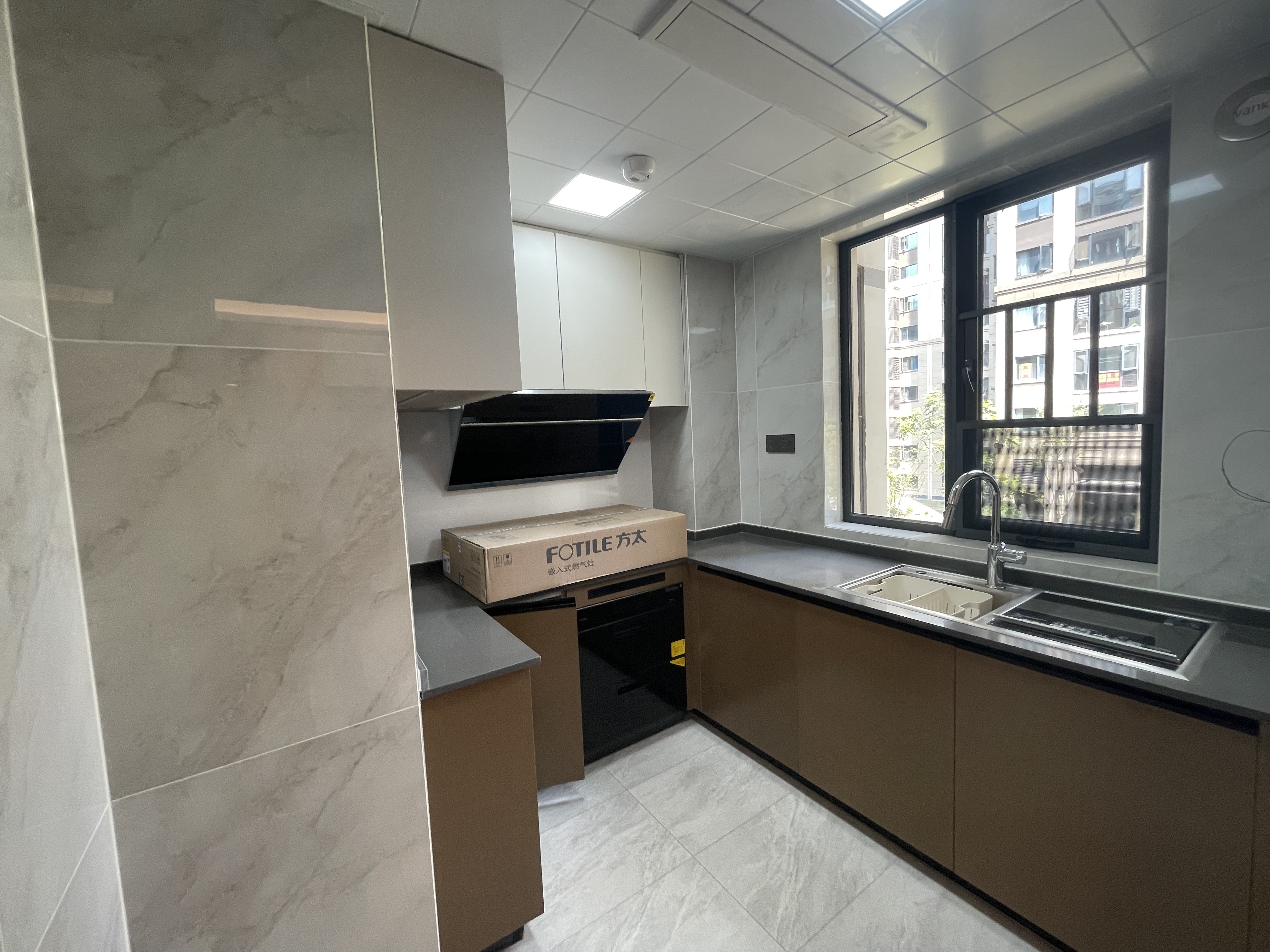 万科魅力之城天阔里  4室2厅2卫    218.8万厨房