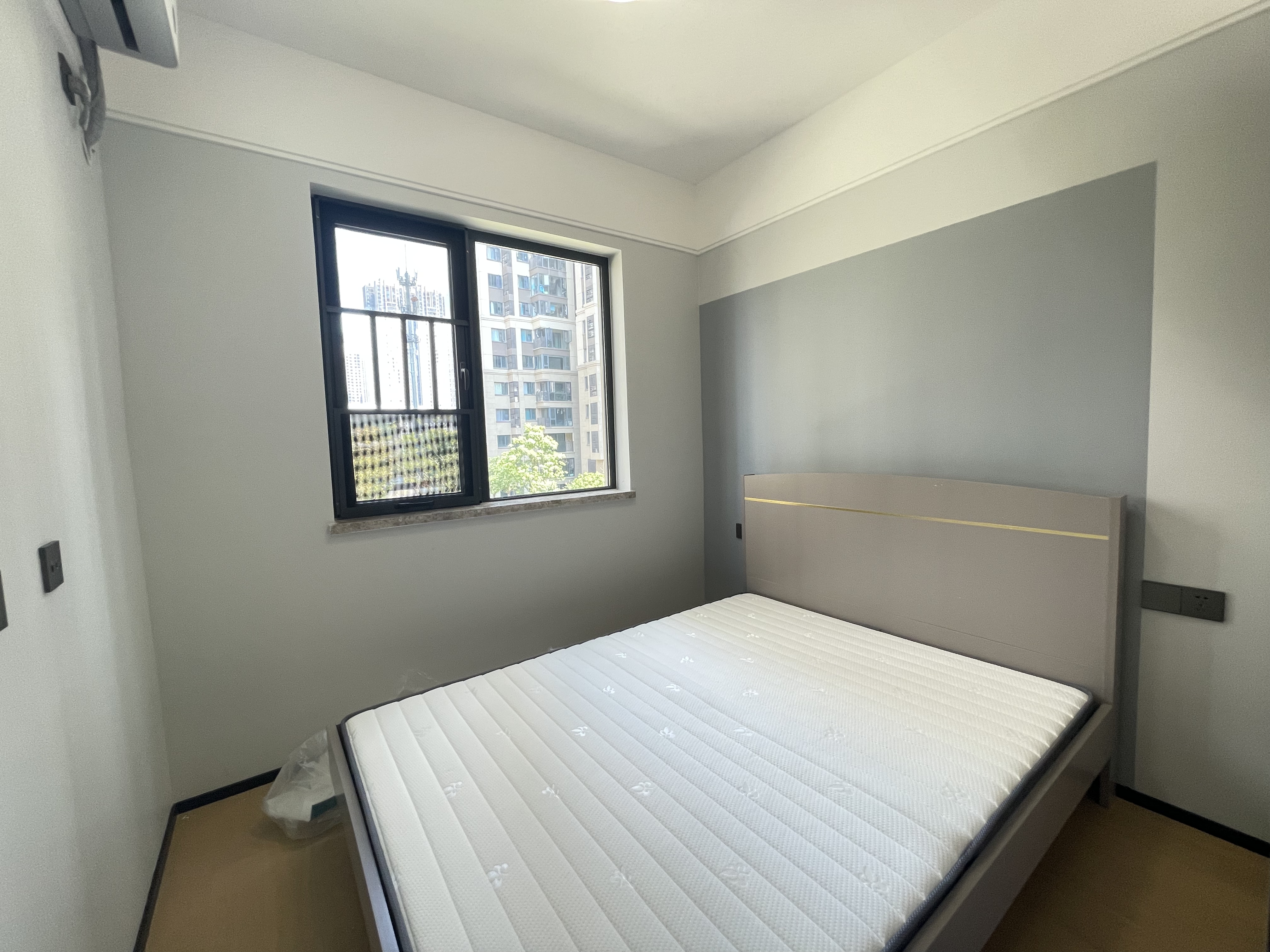 万科魅力之城天阔里  4室2厅2卫    218.8万卧室