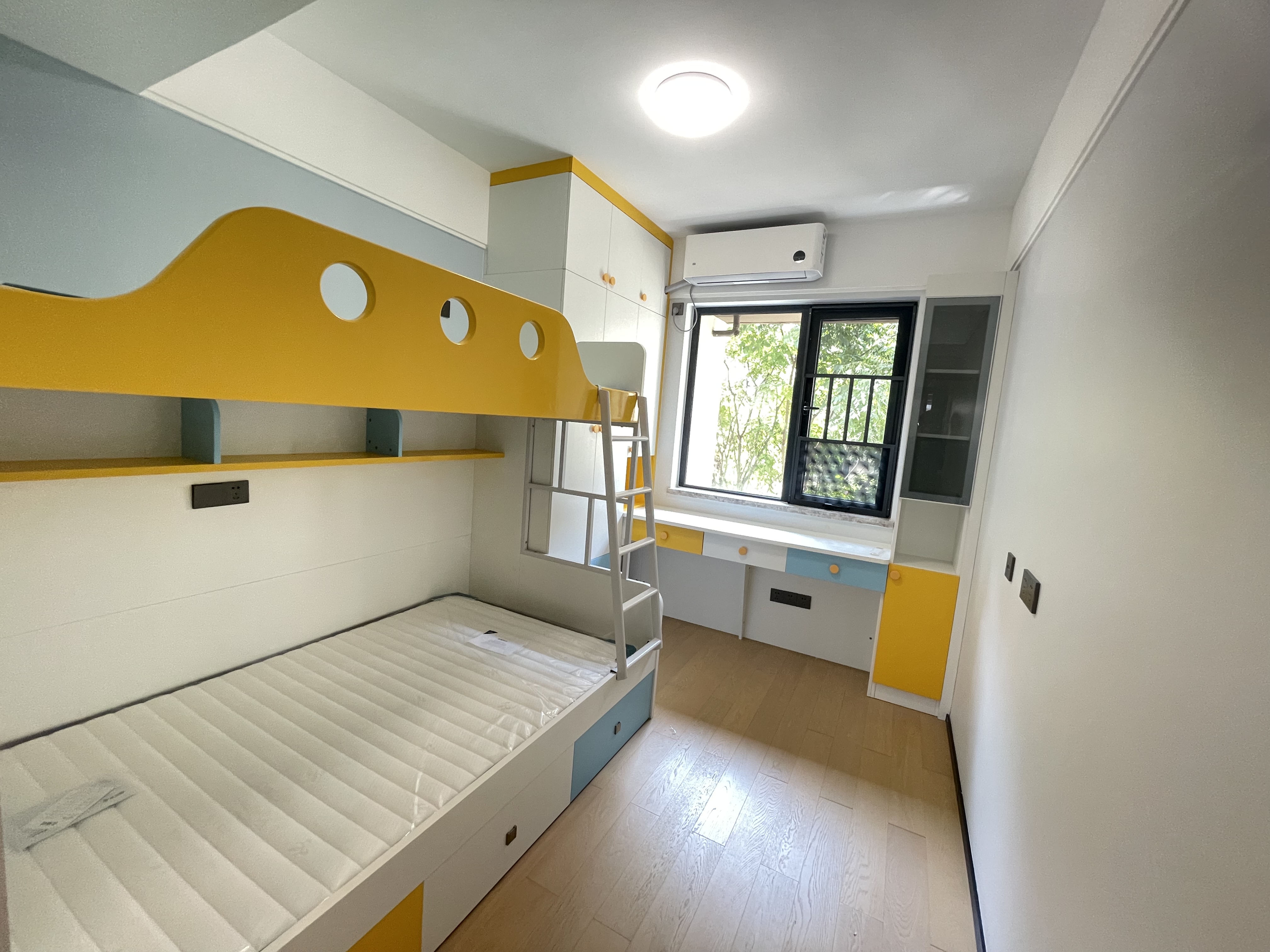 万科魅力之城天阔里  4室2厅2卫    218.8万卧室