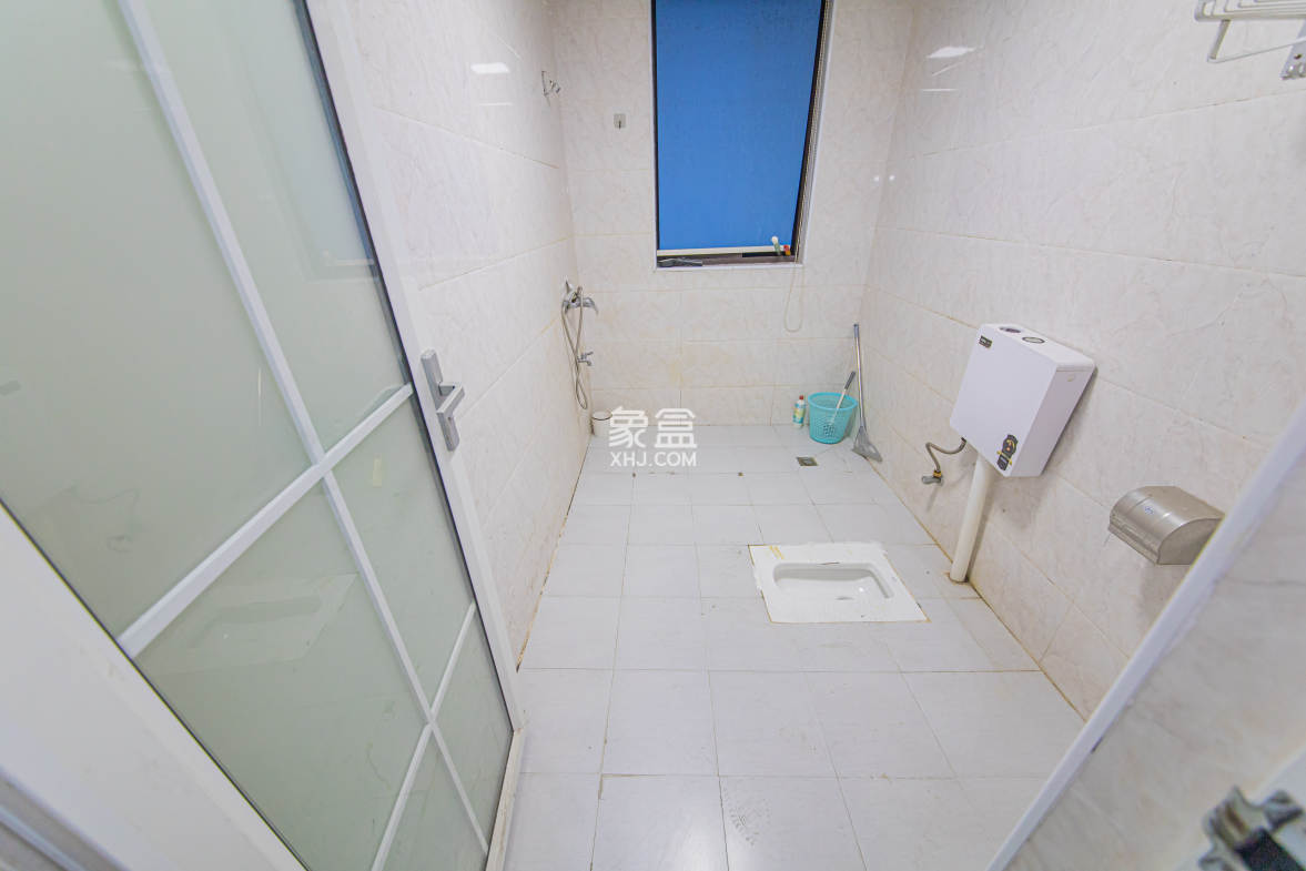 鑫远悦城(鑫远悦时代) 3室2厅1卫 95.0万 鑫远悦城(鑫远悦时代) 3室2厅1卫 95.0万卫生间