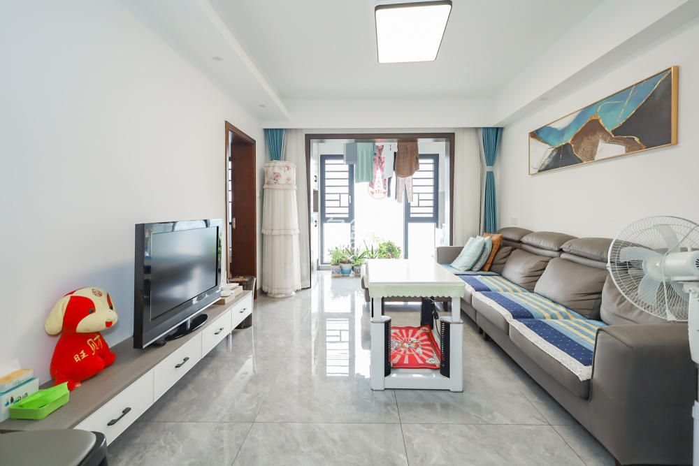 荣泰广场  3室2厅1卫    108.0万