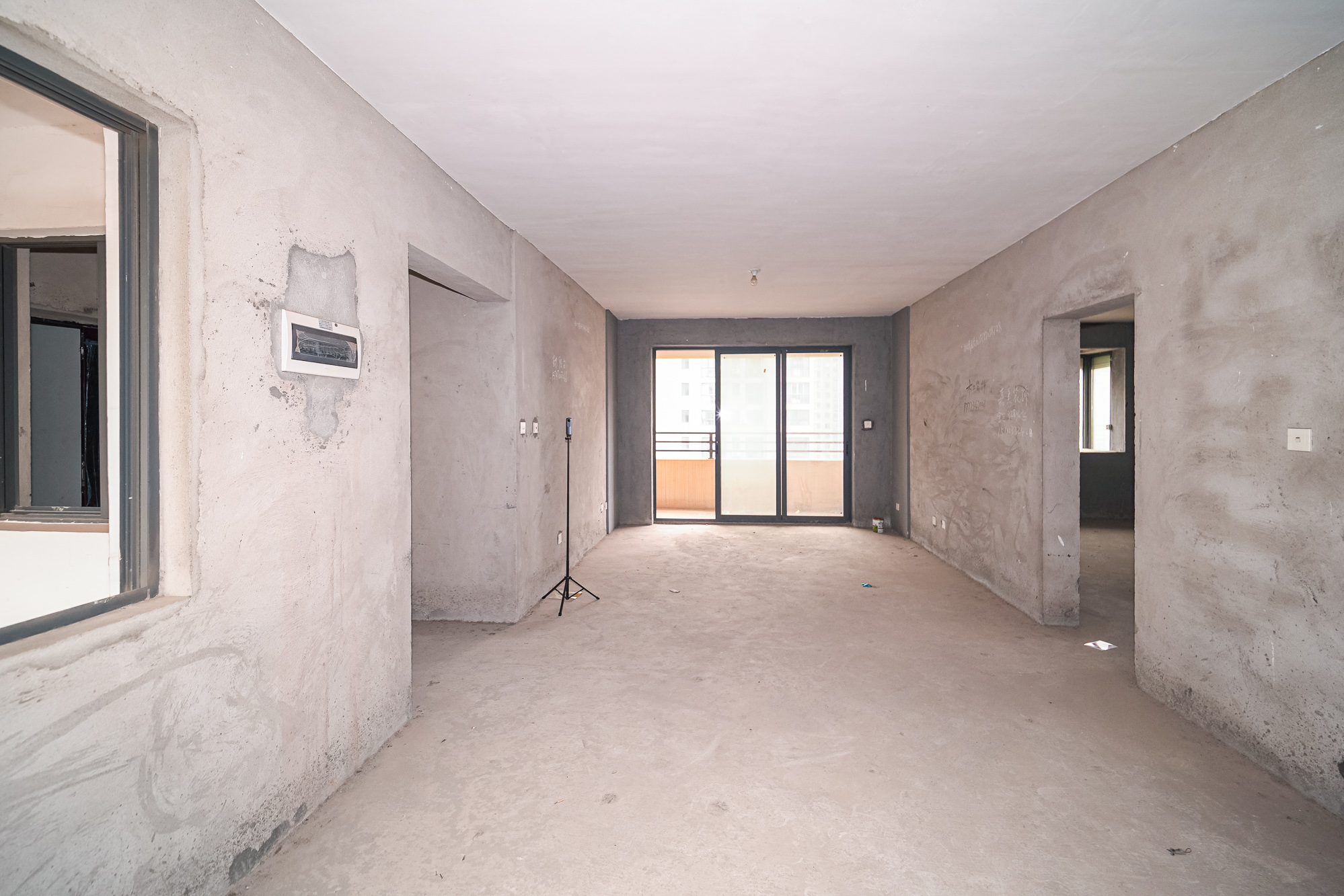 明发国际城 4室2厅 110.00万