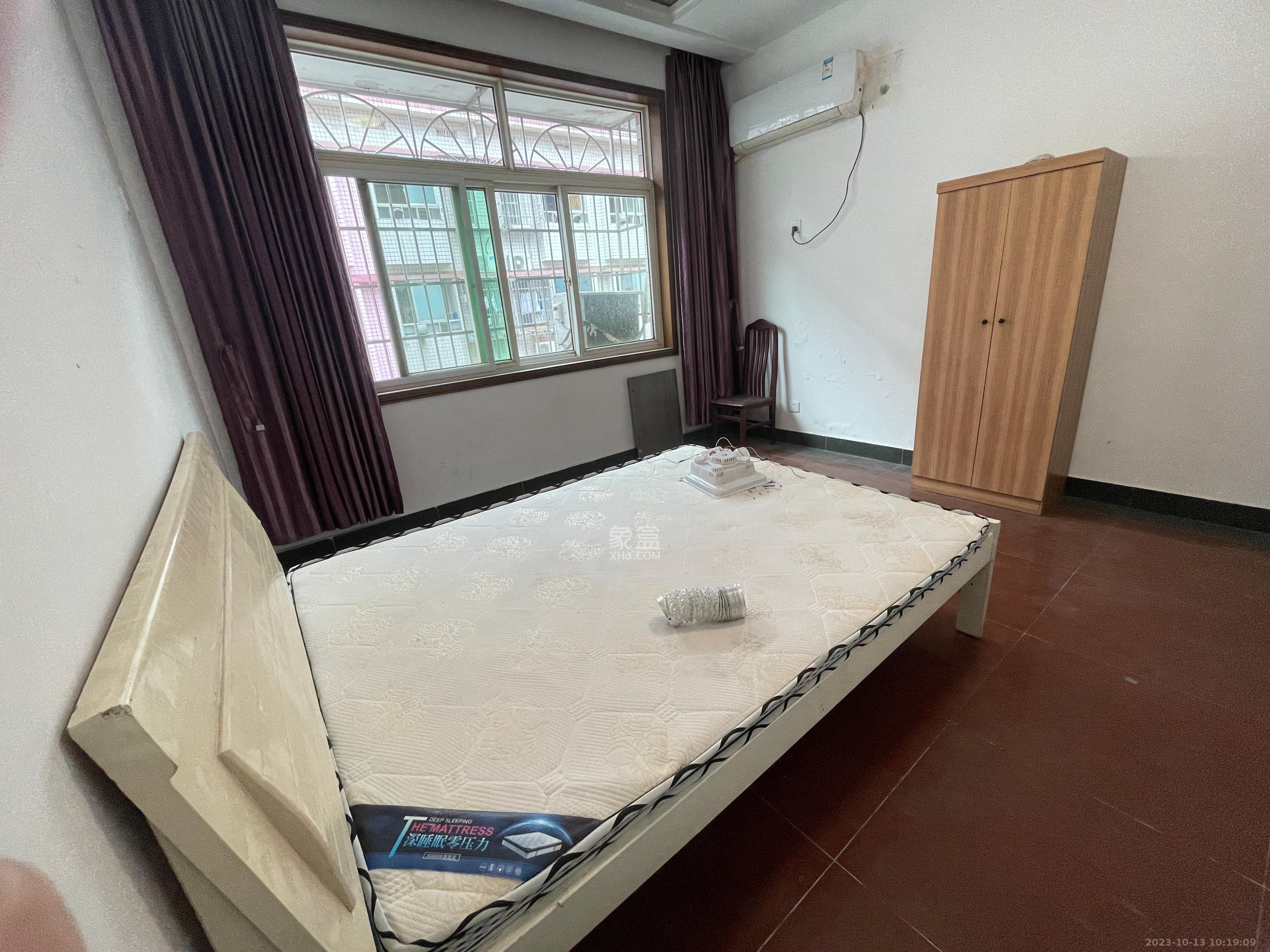 众鑫建材市场（长沙县星沙镇皮具市场）  1室1厅1卫   600.00元/月室内图