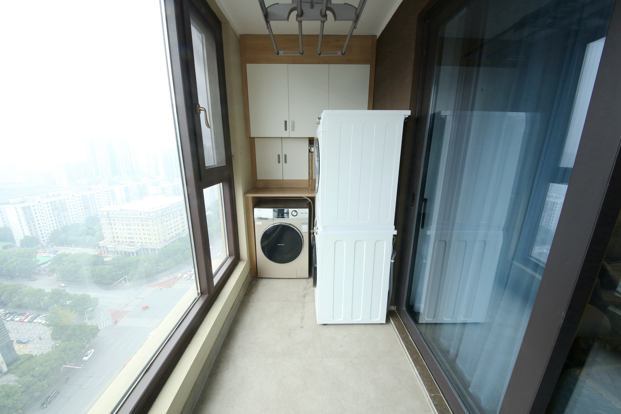 万科金域蓝湾  3室2厅1卫   174.00万阳台