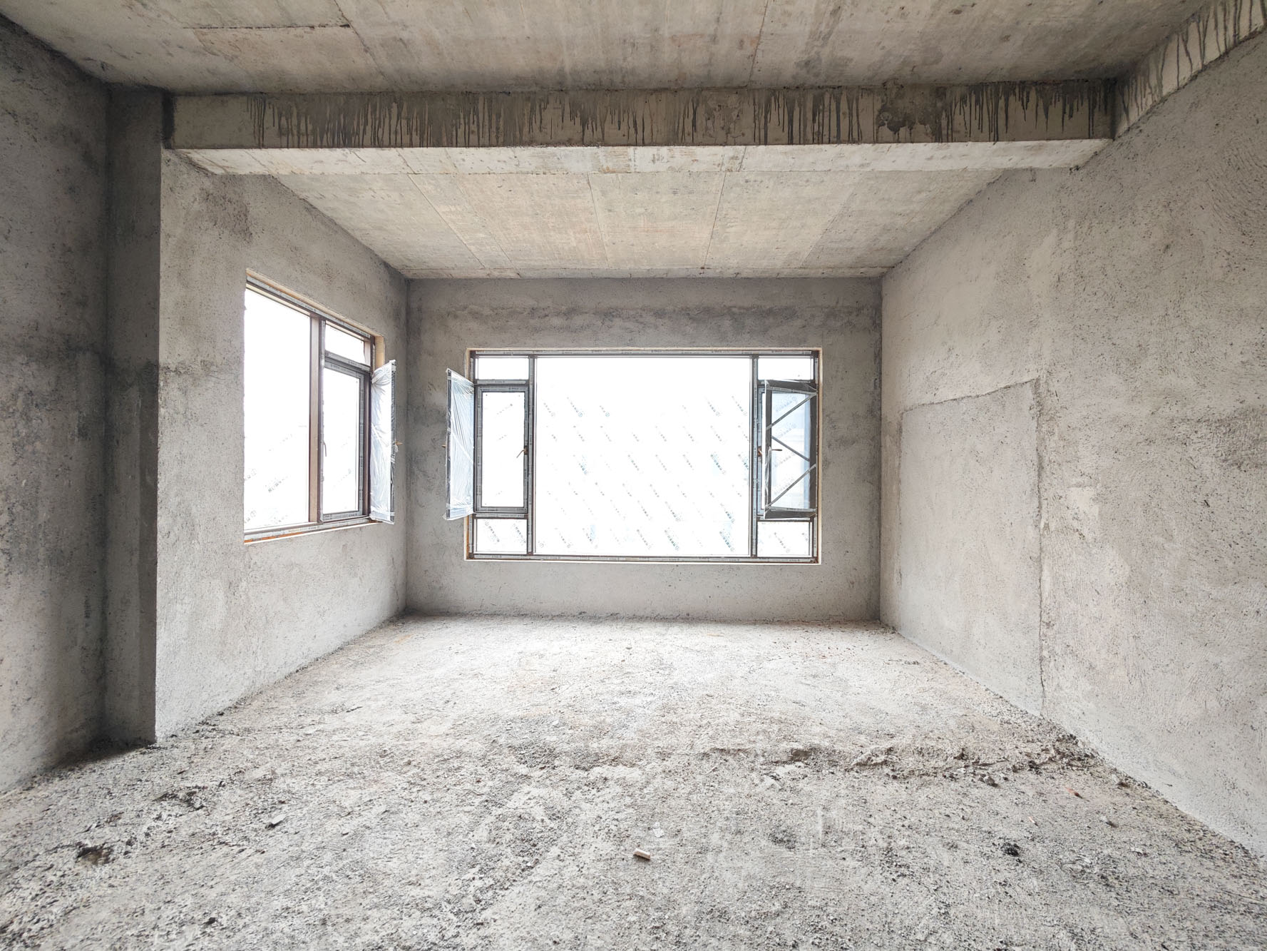 长房平和墅 5室2厅3卫 518.0万 长房平和墅 5室2厅3卫 518.0万卧室