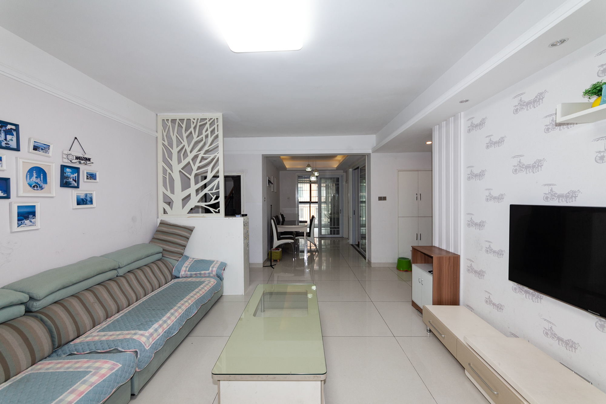 澳海月亮湾 3室2厅1卫 67.0万 澳海月亮湾 3室2厅1卫 67.0万客厅