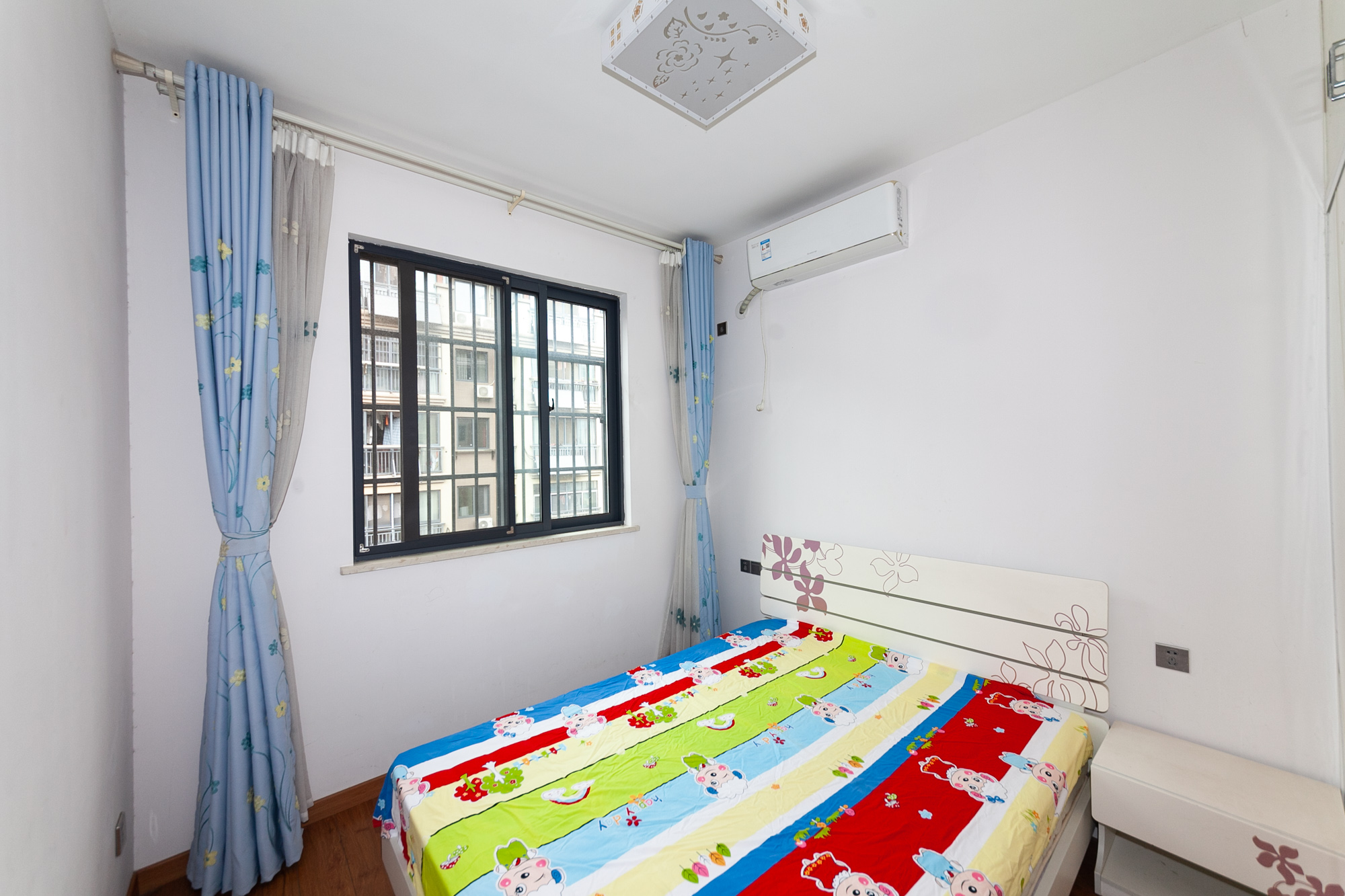 澳海月亮湾 3室2厅1卫 67.0万 澳海月亮湾 3室2厅1卫 67.0万卧室