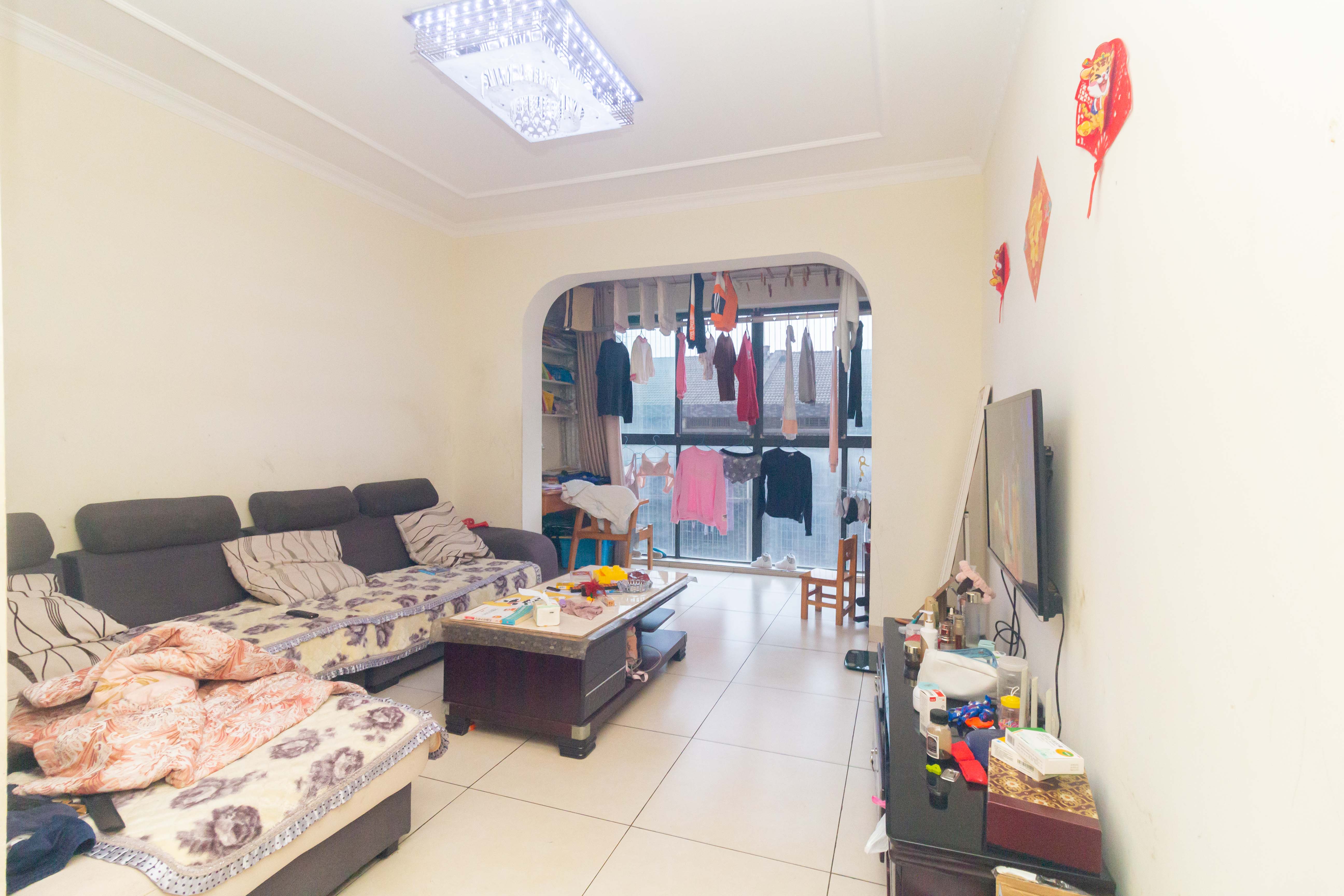 领东汇 2室2厅1卫 61.8万 领东汇 2室2厅1卫 61.8万客厅