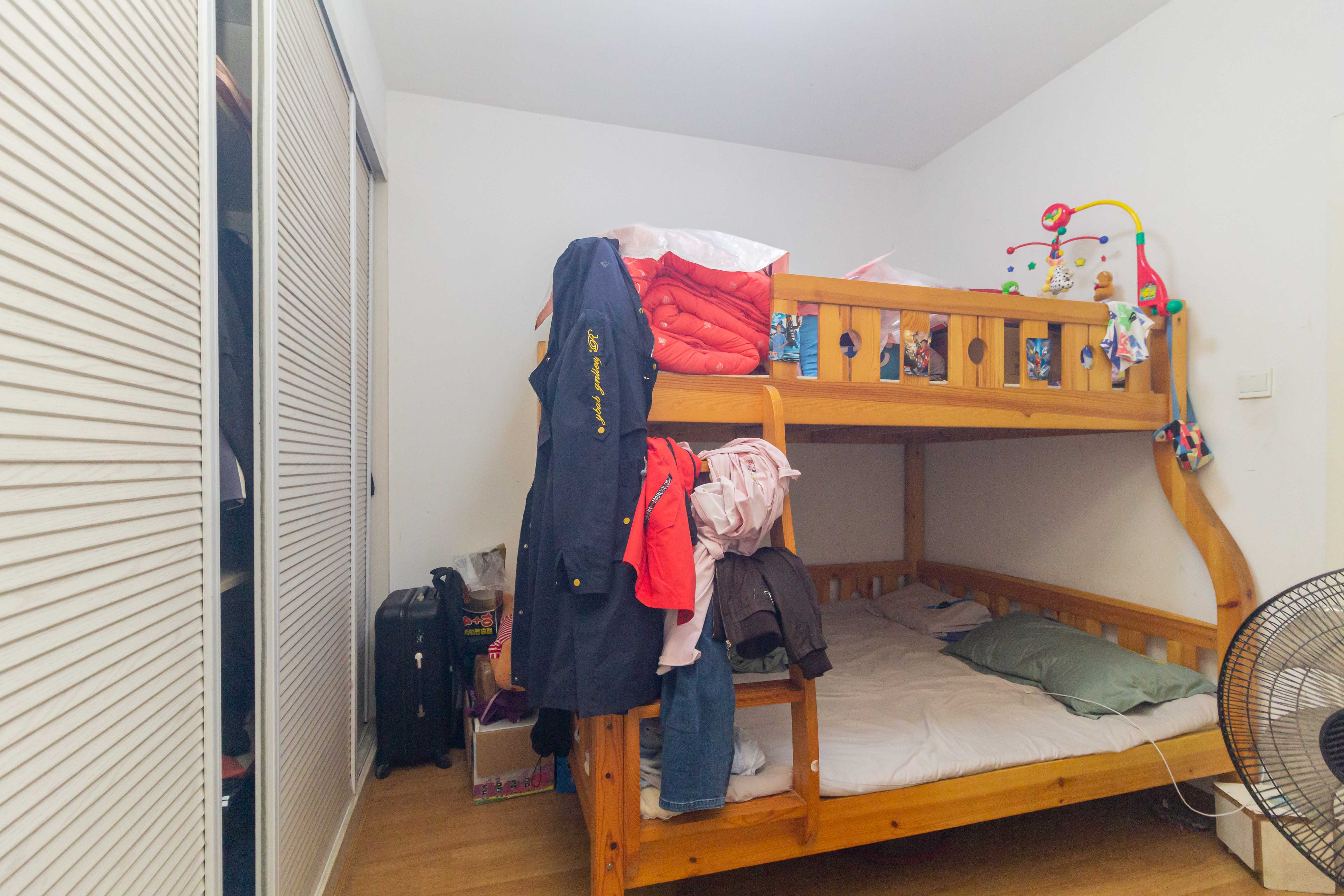 领东汇 2室2厅1卫 61.8万 领东汇 2室2厅1卫 61.8万卧室