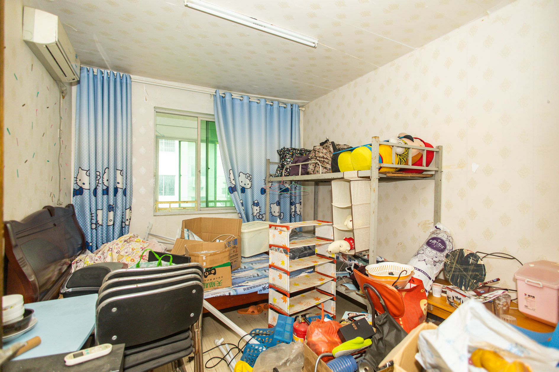 中南汽车世界  3室2厅1卫    33.8万 中南汽车世界  3室2厅1卫    33.8万卧室