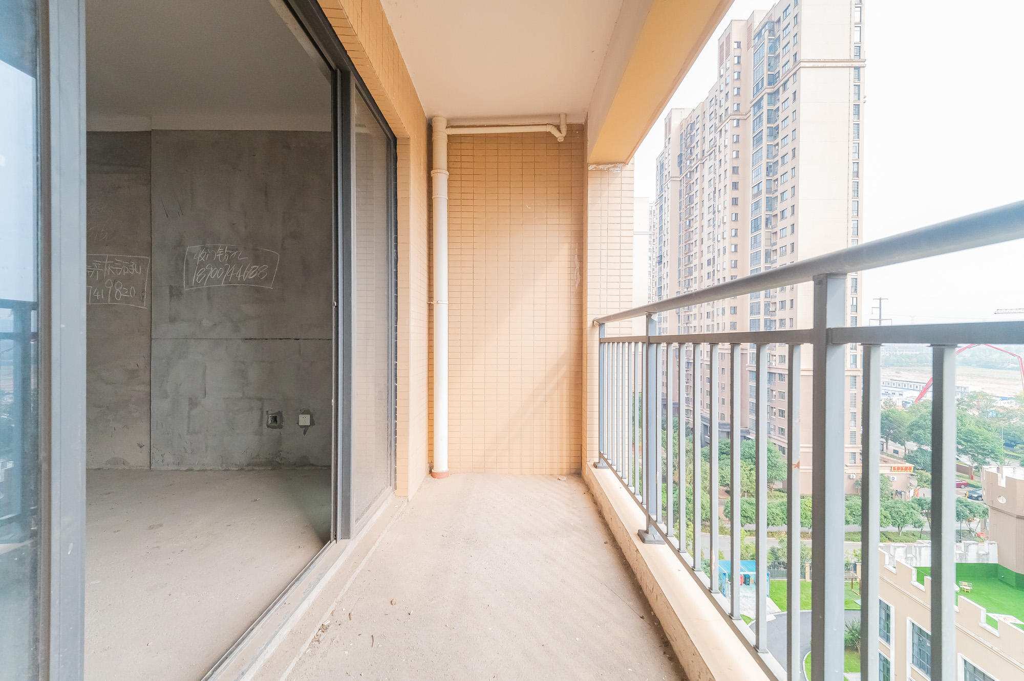 深业睿城  4室2厅2卫    131.8万其他