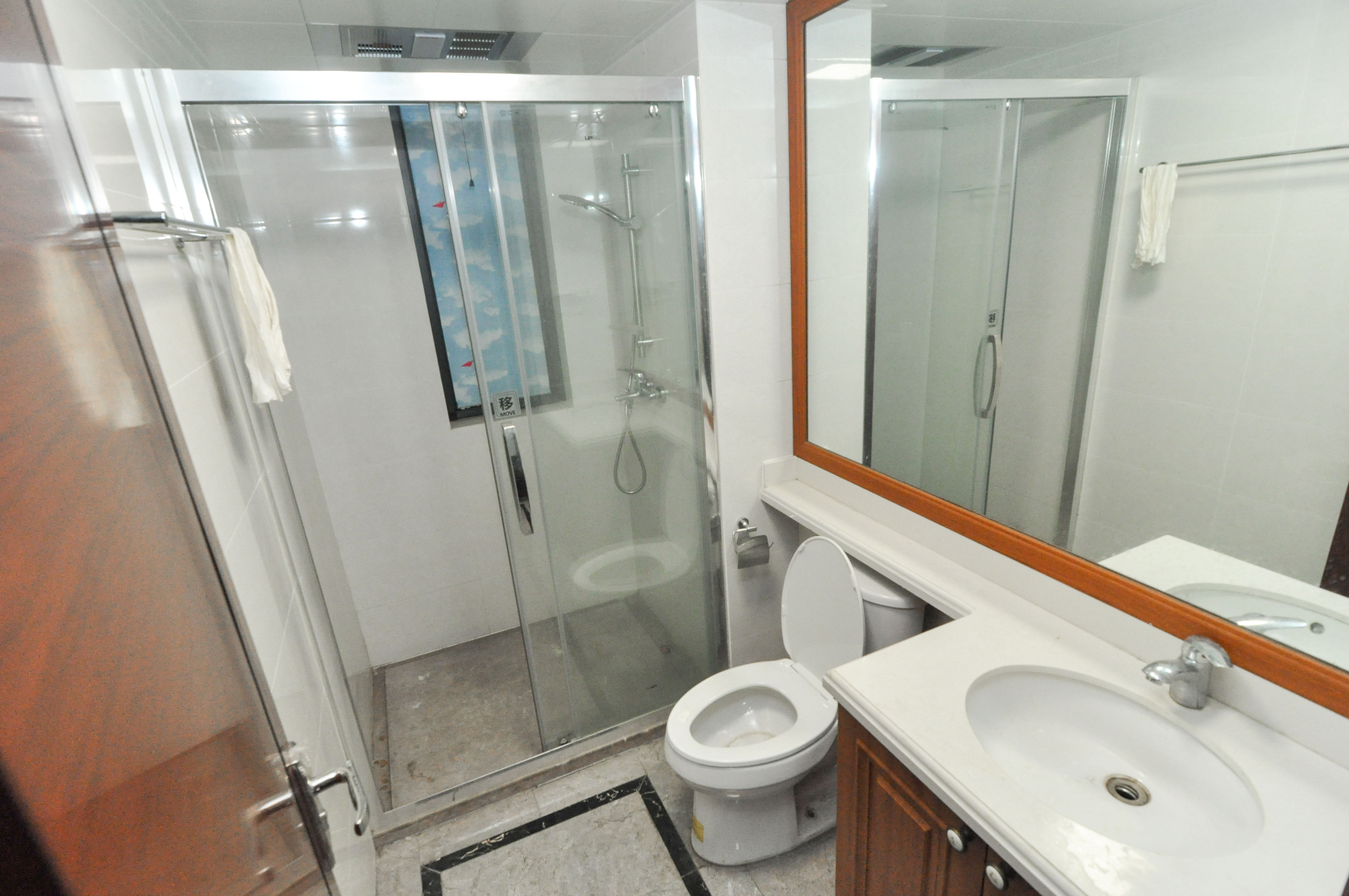 中海梅溪湖壹号 3室2厅2卫 130.0万 中海梅溪湖壹号 3室2厅2卫 130.0万卫生间