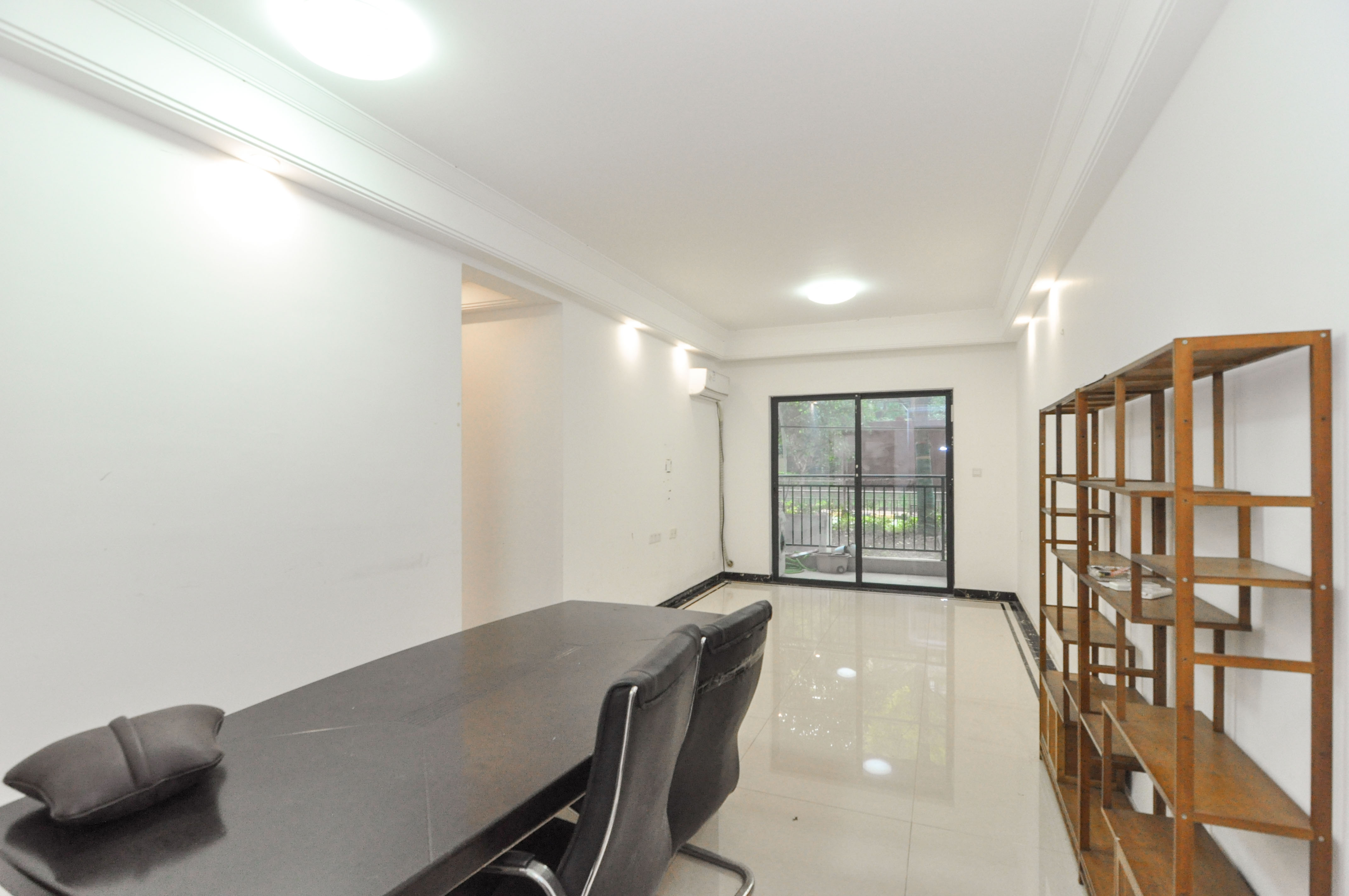 中海梅溪湖壹号 3室2厅2卫 130.0万 中海梅溪湖壹号 3室2厅2卫 130.0万客厅