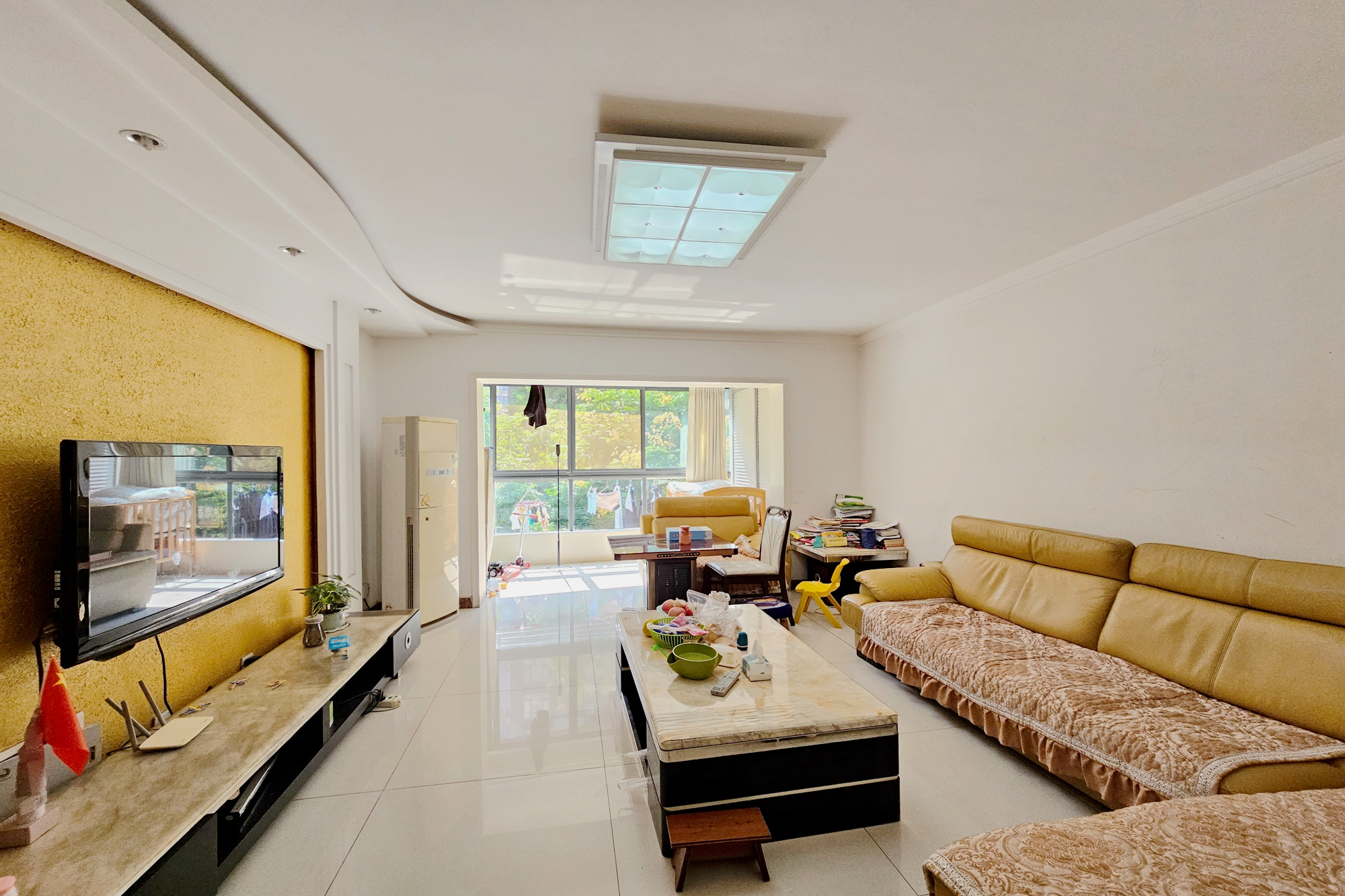 西子花苑  3室2厅2卫    108.0万 西子花苑  3室2厅2卫    108.0万客厅