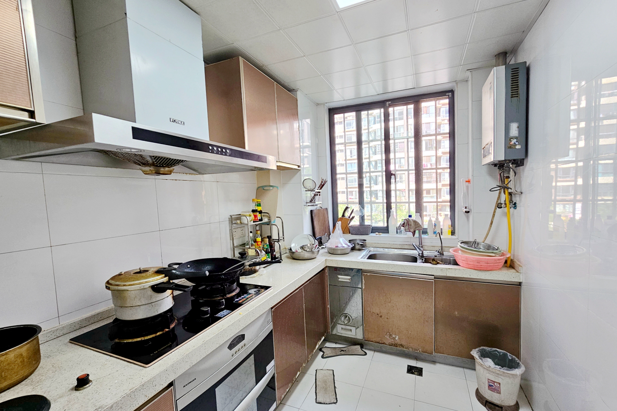 西子花苑  3室2厅2卫    108.0万 西子花苑  3室2厅2卫    108.0万厨房