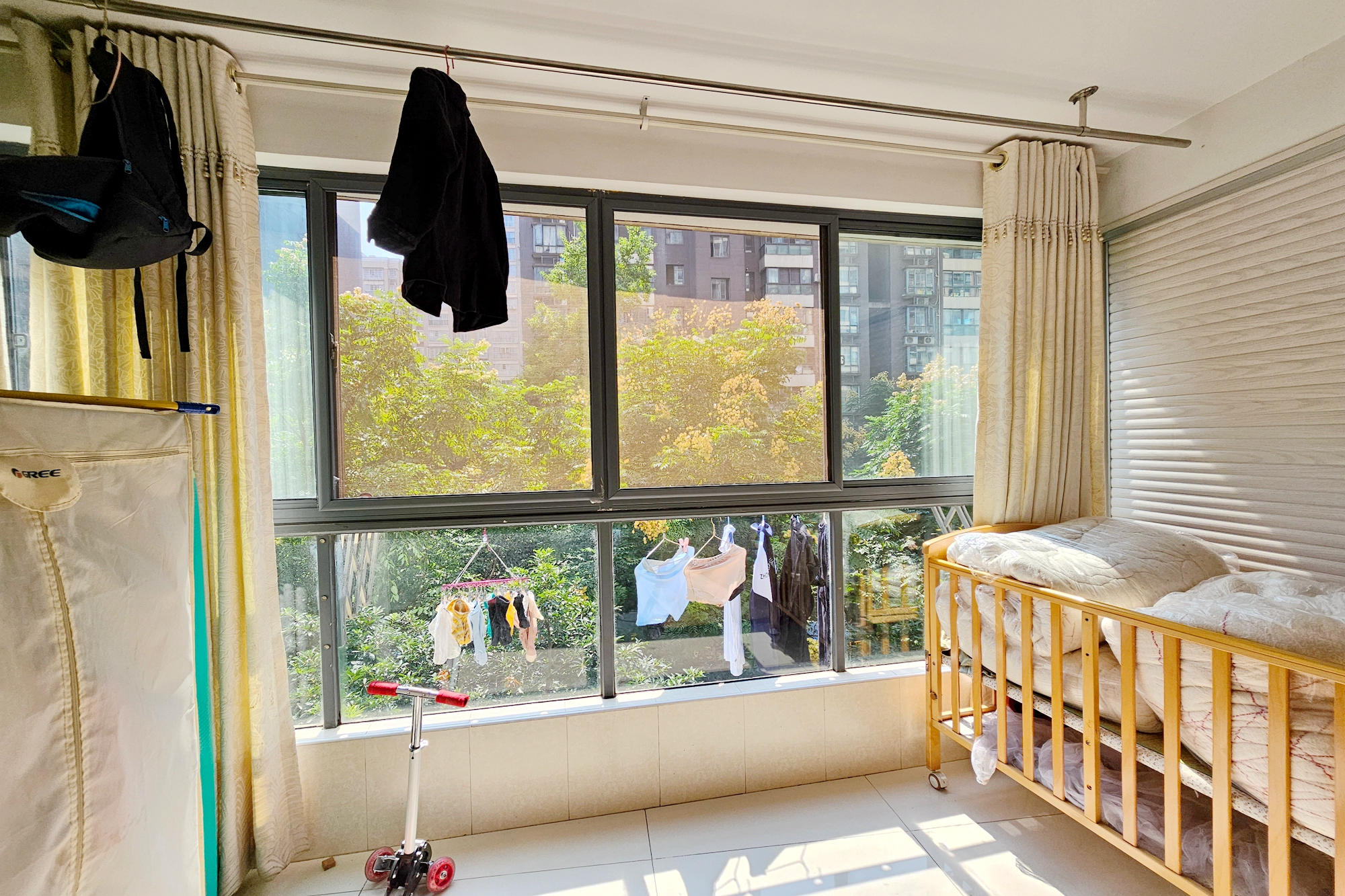 西子花苑  3室2厅2卫    108.0万 西子花苑  3室2厅2卫    108.0万阳台