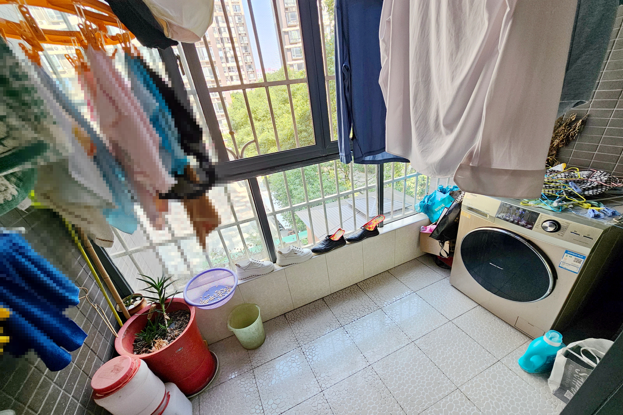 西子花苑  3室2厅2卫    108.0万 西子花苑  3室2厅2卫    108.0万阳台