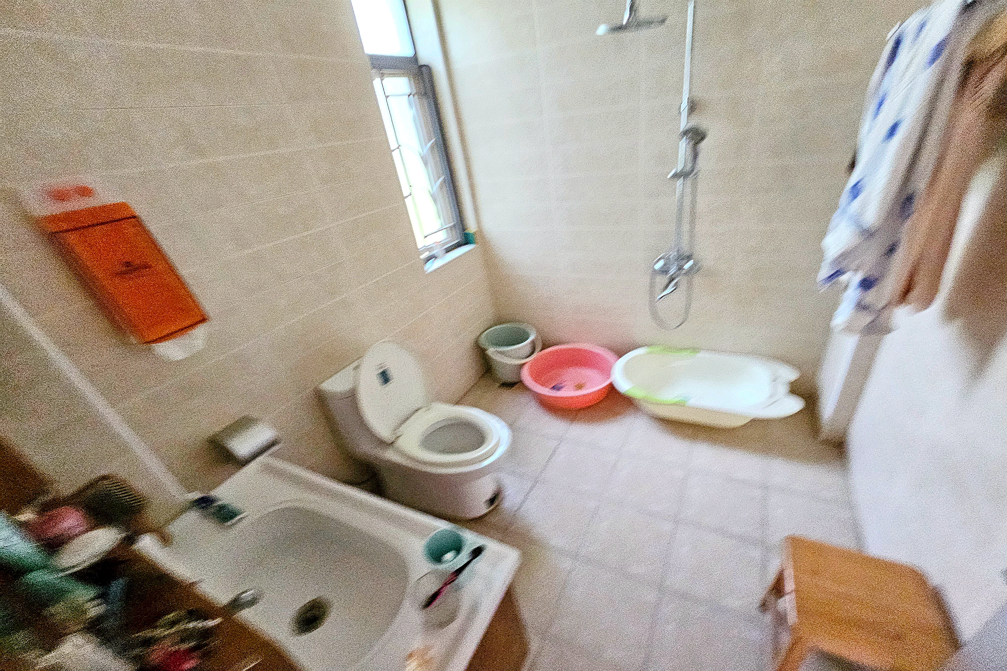 西子花苑  3室2厅2卫    108.0万 西子花苑  3室2厅2卫    108.0万卫生间