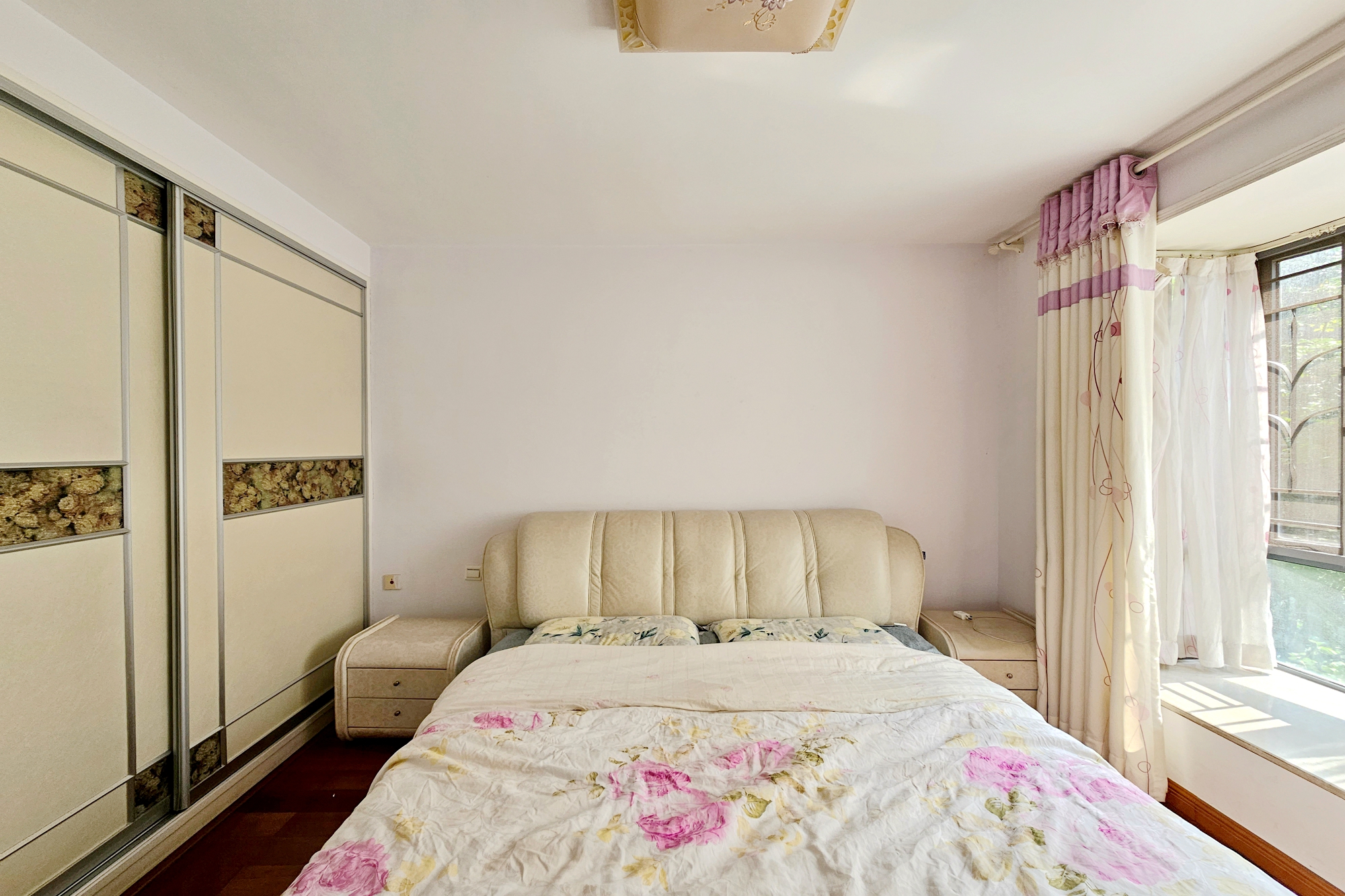 西子花苑  3室2厅2卫    108.0万 西子花苑  3室2厅2卫    108.0万卧室